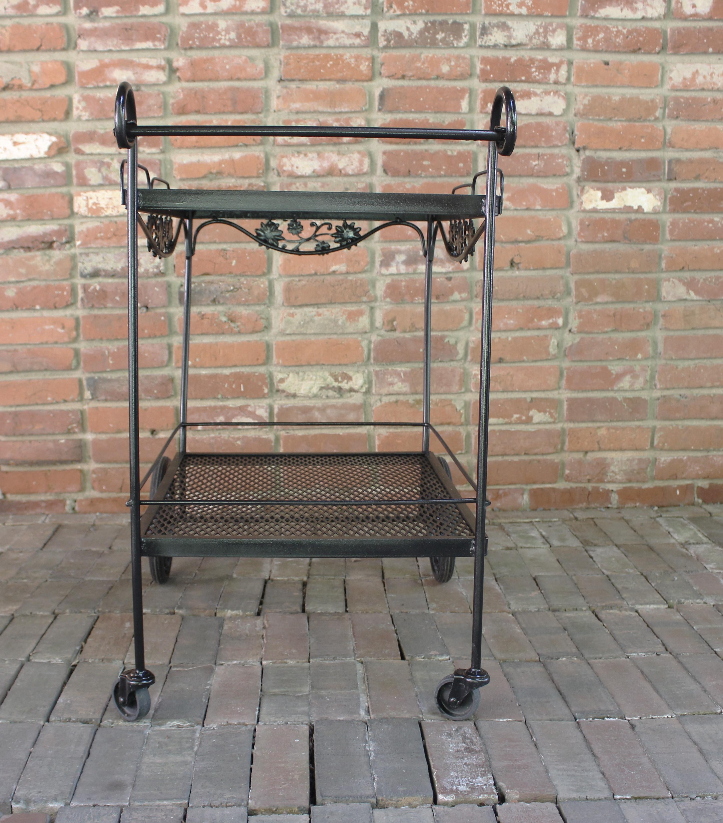 Mid-Century moderno Carrello da bar in ferro battuto degli anni '80 di Russell Woodard in vendita