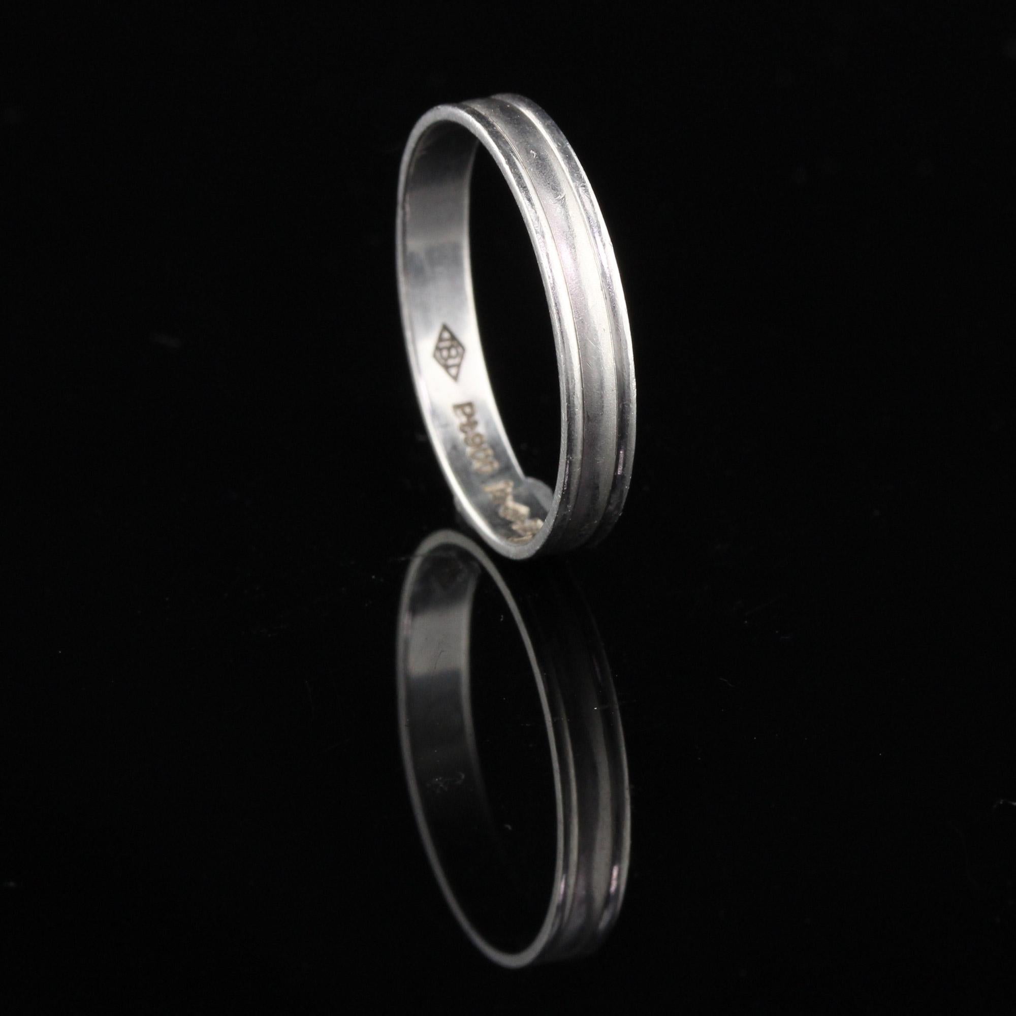 Vintage Estate Platinum Wedding Band, Unisex, circa 1985 In Good Condition For Sale In Great Neck, NY