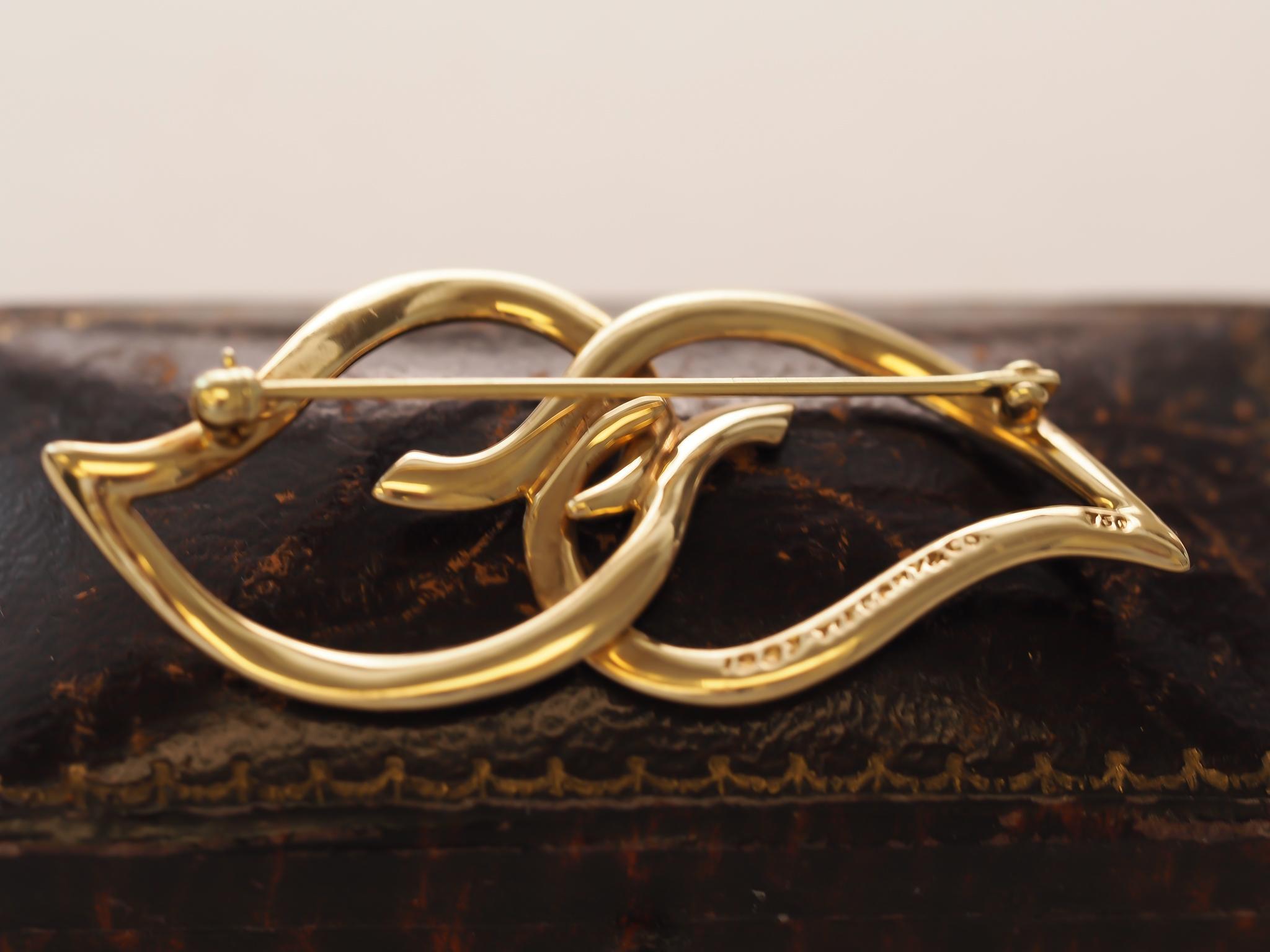Vers 1987, or jaune 18 carats Tiffany & Co. Broche en vente 1