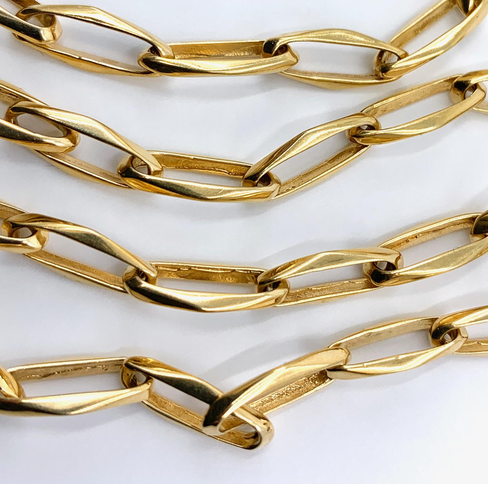 Chain with Elongated, Sculptural Links in Yellow Gold, circa 1990 In Excellent Condition In Sherman Oaks, CA