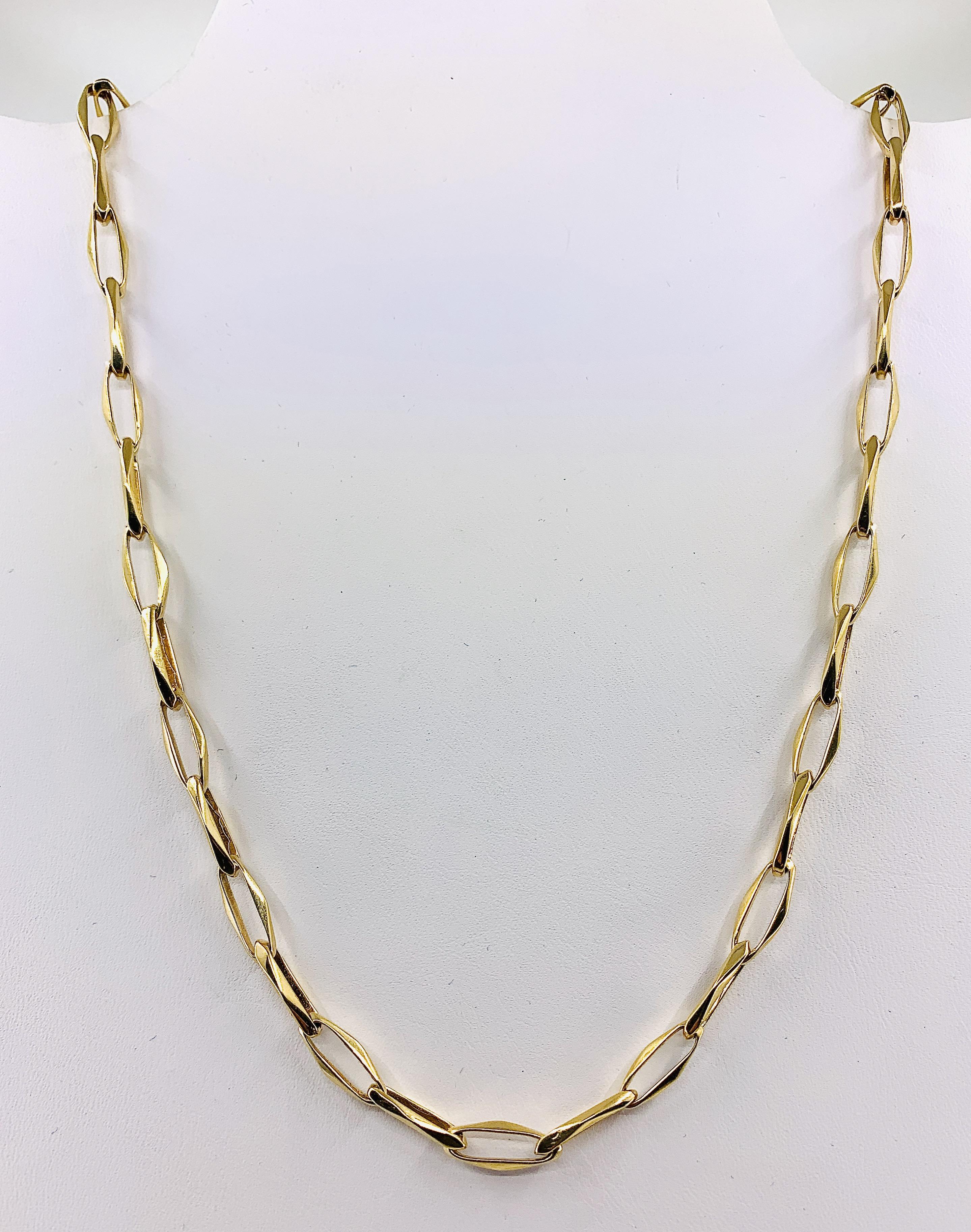 Women's or Men's Chain with Elongated, Sculptural Links in Yellow Gold, circa 1990