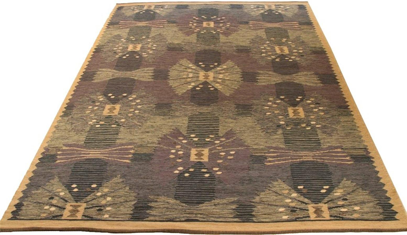 Entdecken Sie die Eleganz dieses einzigartigen Stücks, das um 1990 in wunderschöner Handwerkskunst gefertigt wurde. Dieses exklusive Design, das mit viel Liebe zum Detail entworfen wurde, ist perfekt, um Ihren Raum zu verschönern.
