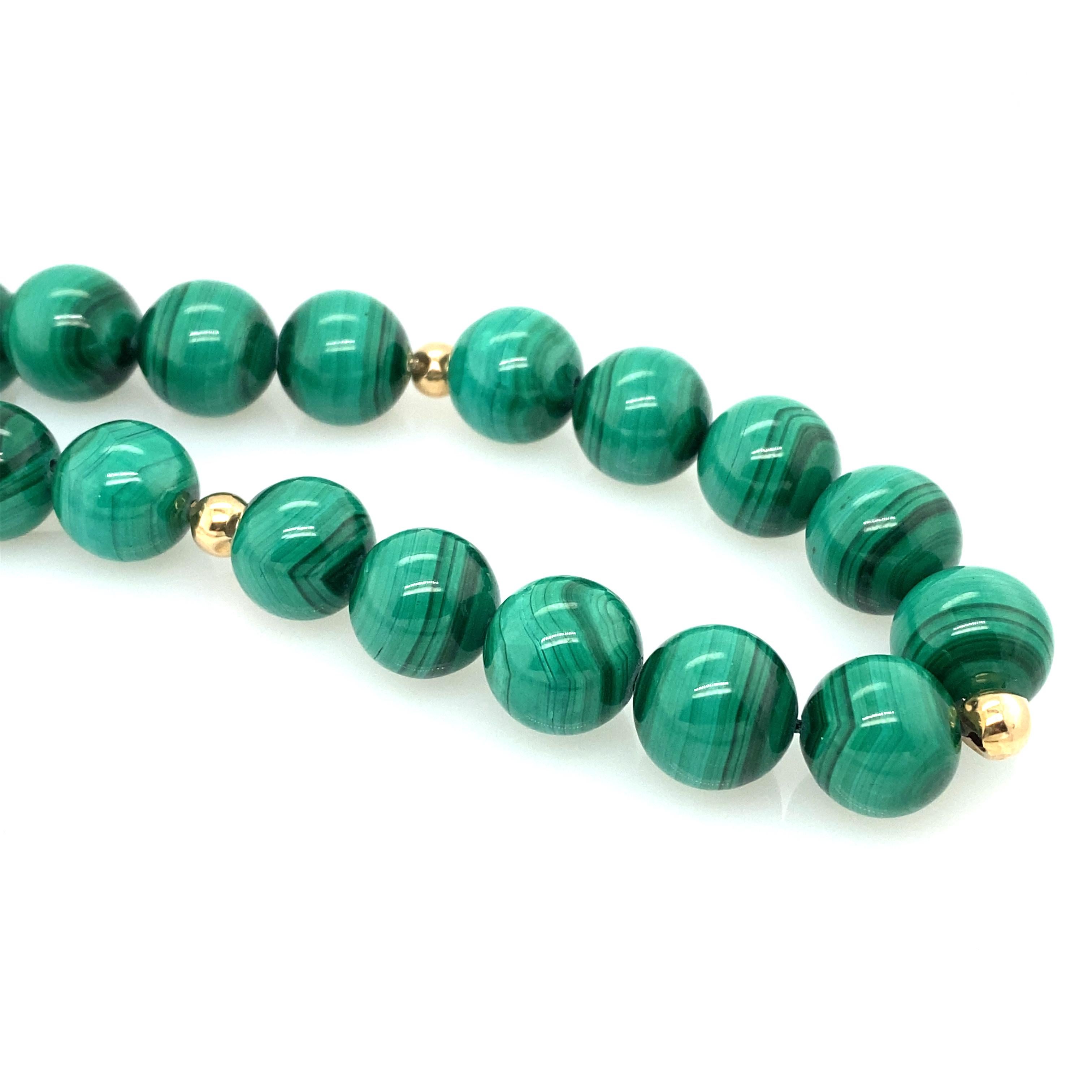 circa 1990s, Malachite Beaded Necklace in 14 Karat Yellow Gold In Excellent Condition For Sale In Atlanta, GA