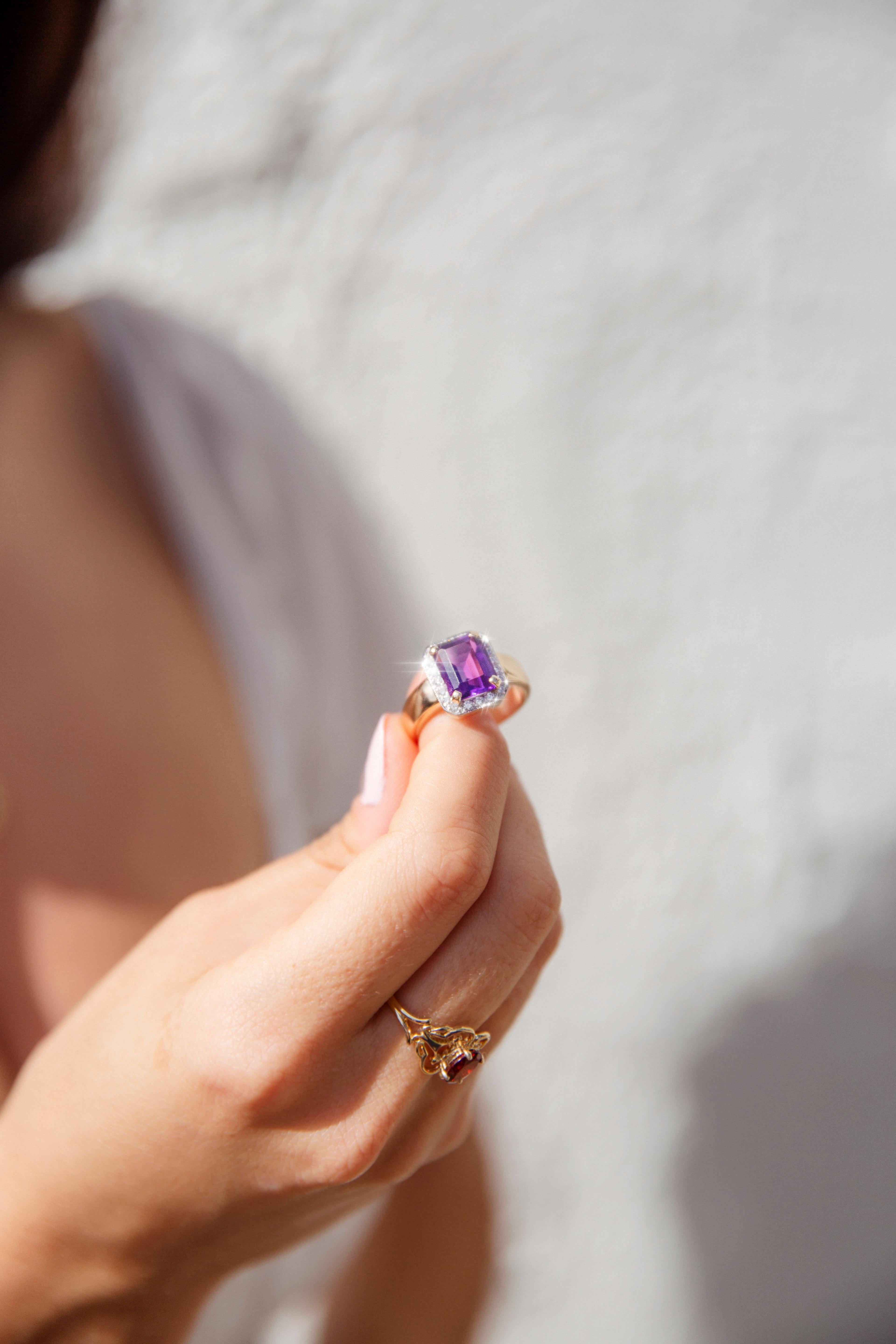 Vintage-Ring aus 9 Karat Gelbgold mit Amethyst im Smaragdschliff und Diamanten, ca. 1990er Jahre 3