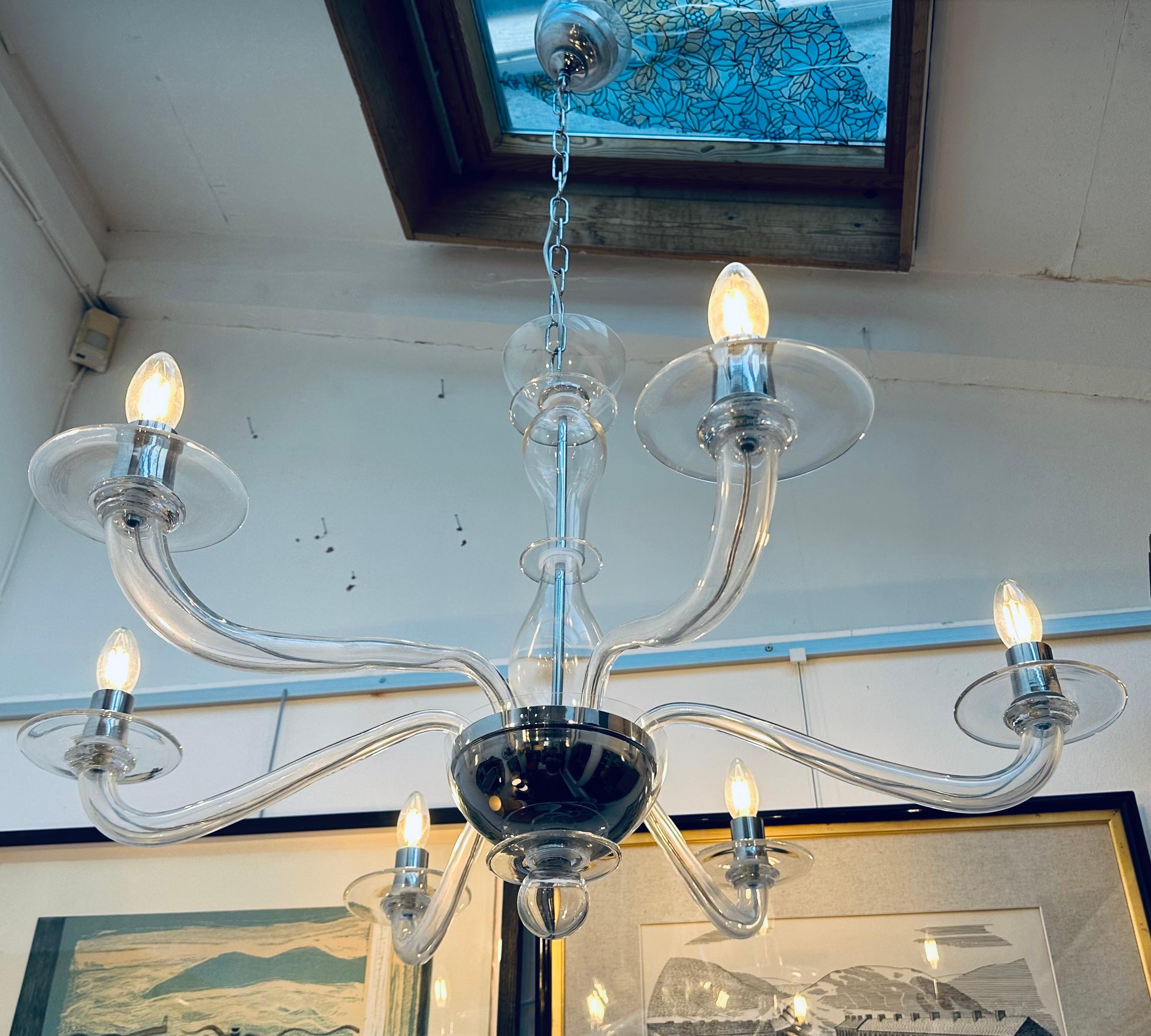 Circa 1990s Italian Murano Transparent Clear Blown Glass Chandelier by Sylcom In Good Condition For Sale In London, GB