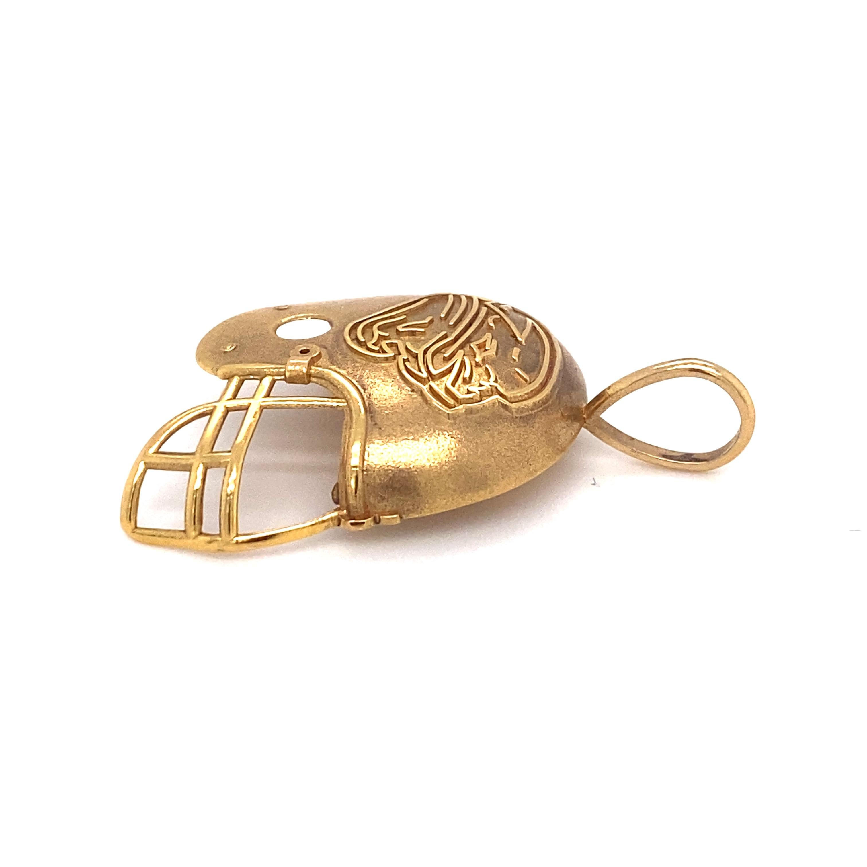 Circa 1990er Jacksonville Jaguars NFL Fußball Helm-Anhänger in 14K Gold im Zustand „Gut“ in Hicksville, NY