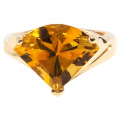 circa 1990s Trilliant Bright Yellow Citrine Vintage 14 Carat Yellow Gold Ring
