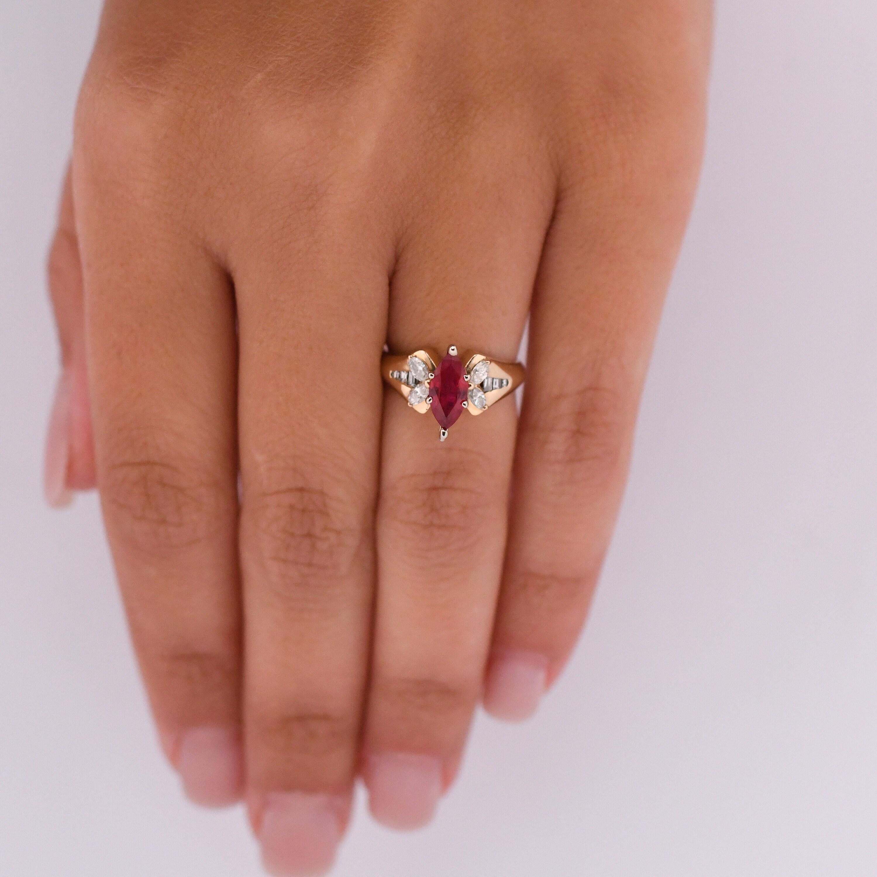 Circa 1990er Jahre Vintage Rubinring mit birmanischem Marquise-Schliff im Taubenblutschliff- R-623AFTX-N475 2