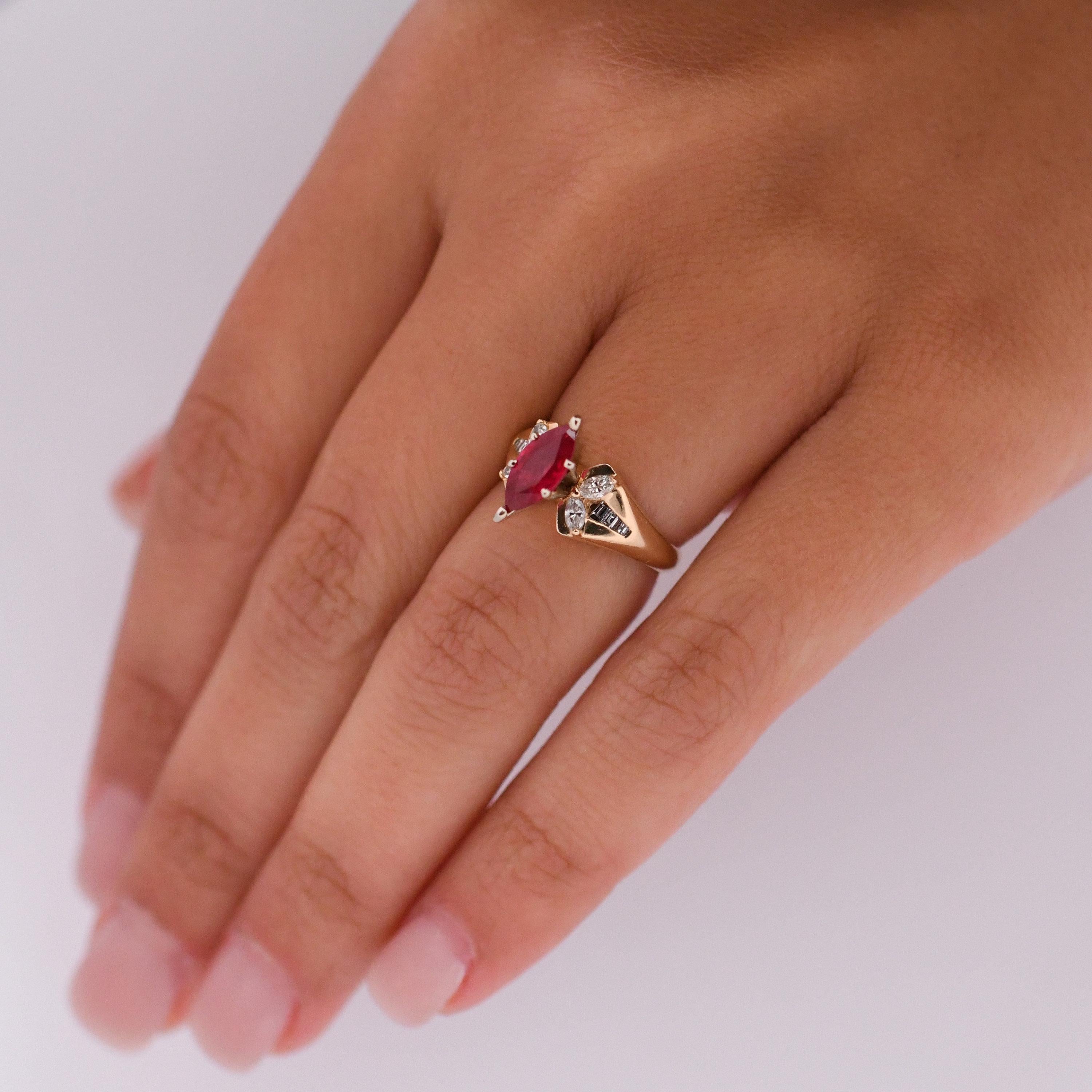 Circa 1990er Jahre Vintage Rubinring mit birmanischem Marquise-Schliff im Taubenblutschliff- R-623AFTX-N475 3