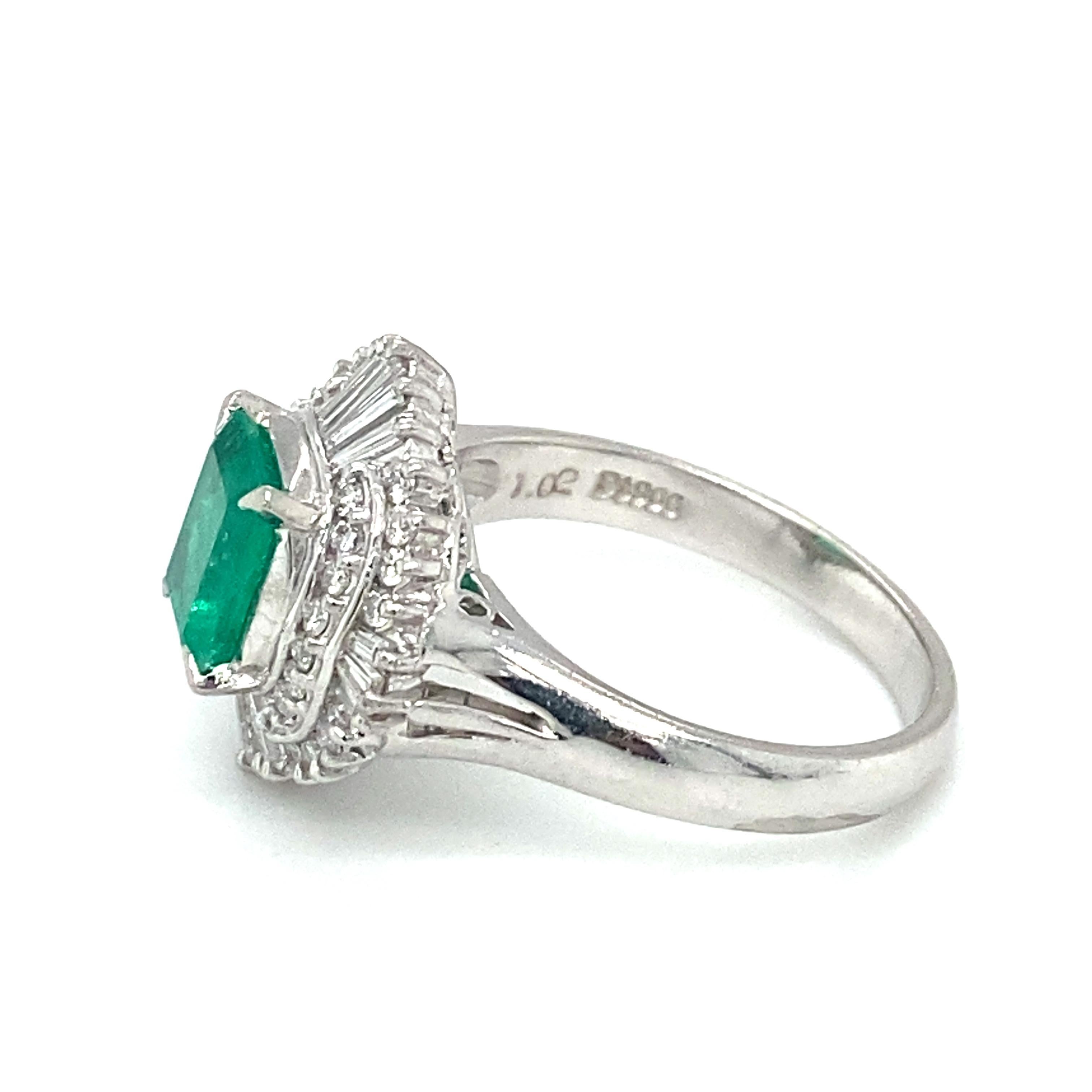 Modern 1.02 Carat Emerald and Diamond Cocktail Ring in Platinum For Sale