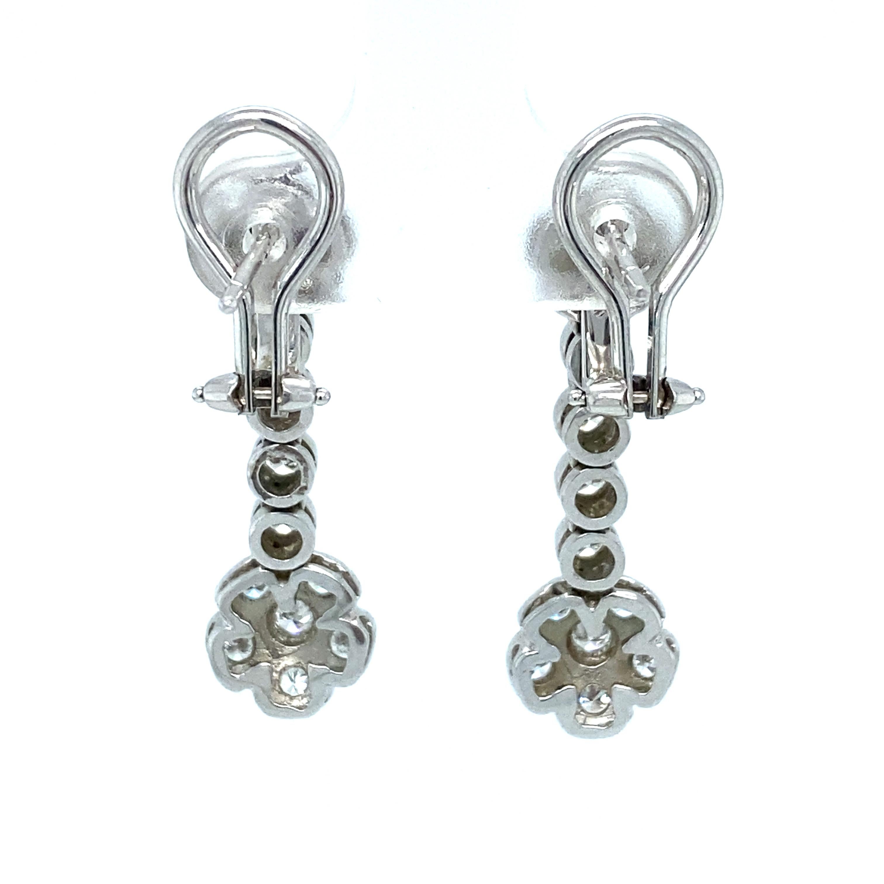 2000s Diamond Flower Drop Earrings in 18 Karat White Gold In Excellent Condition For Sale In Hicksville, NY