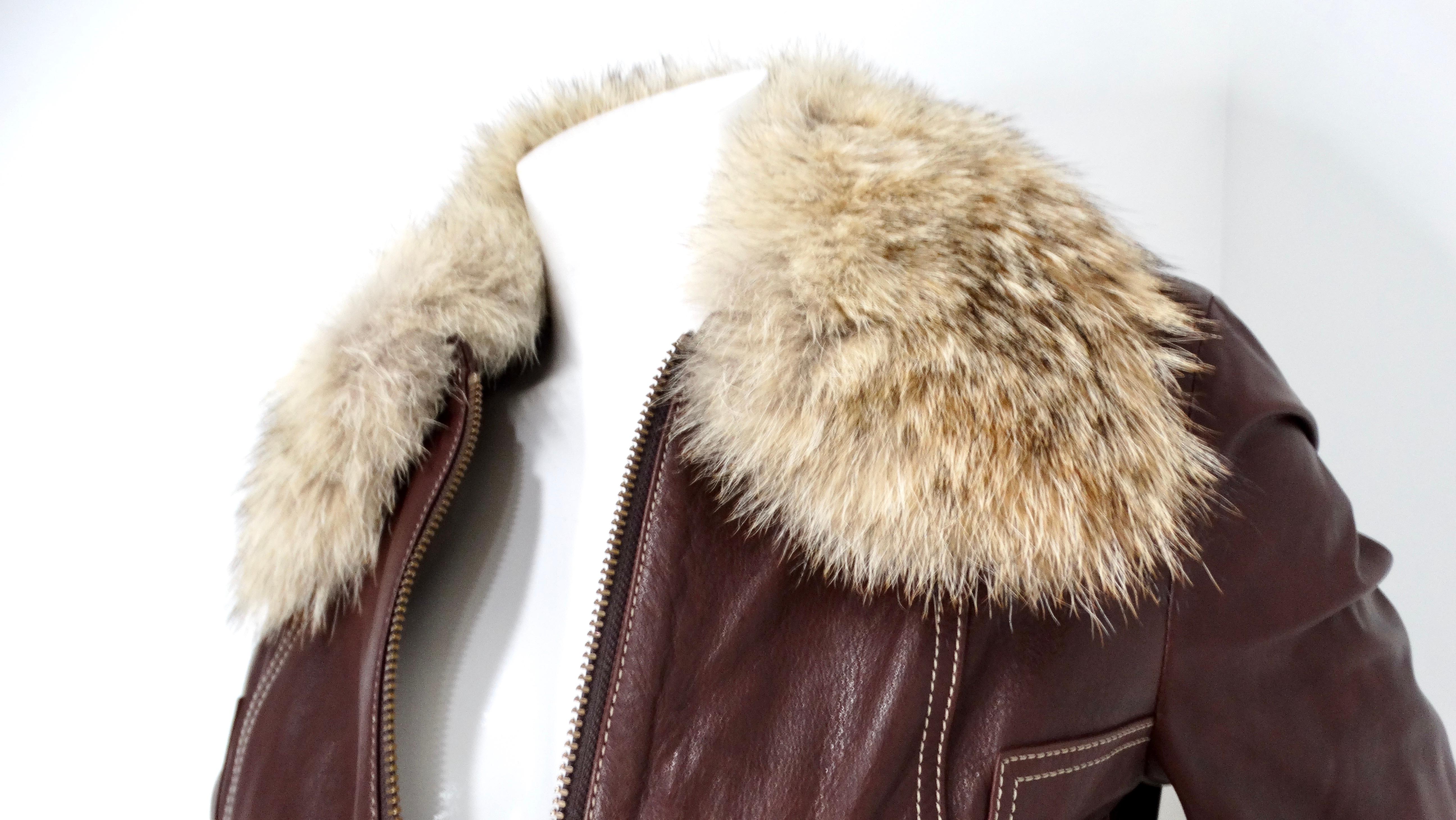 CIRCA 2006 Veste de moto en cuir d'agneau brun et fourrure de coyote de Coach Bon état - En vente à Scottsdale, AZ