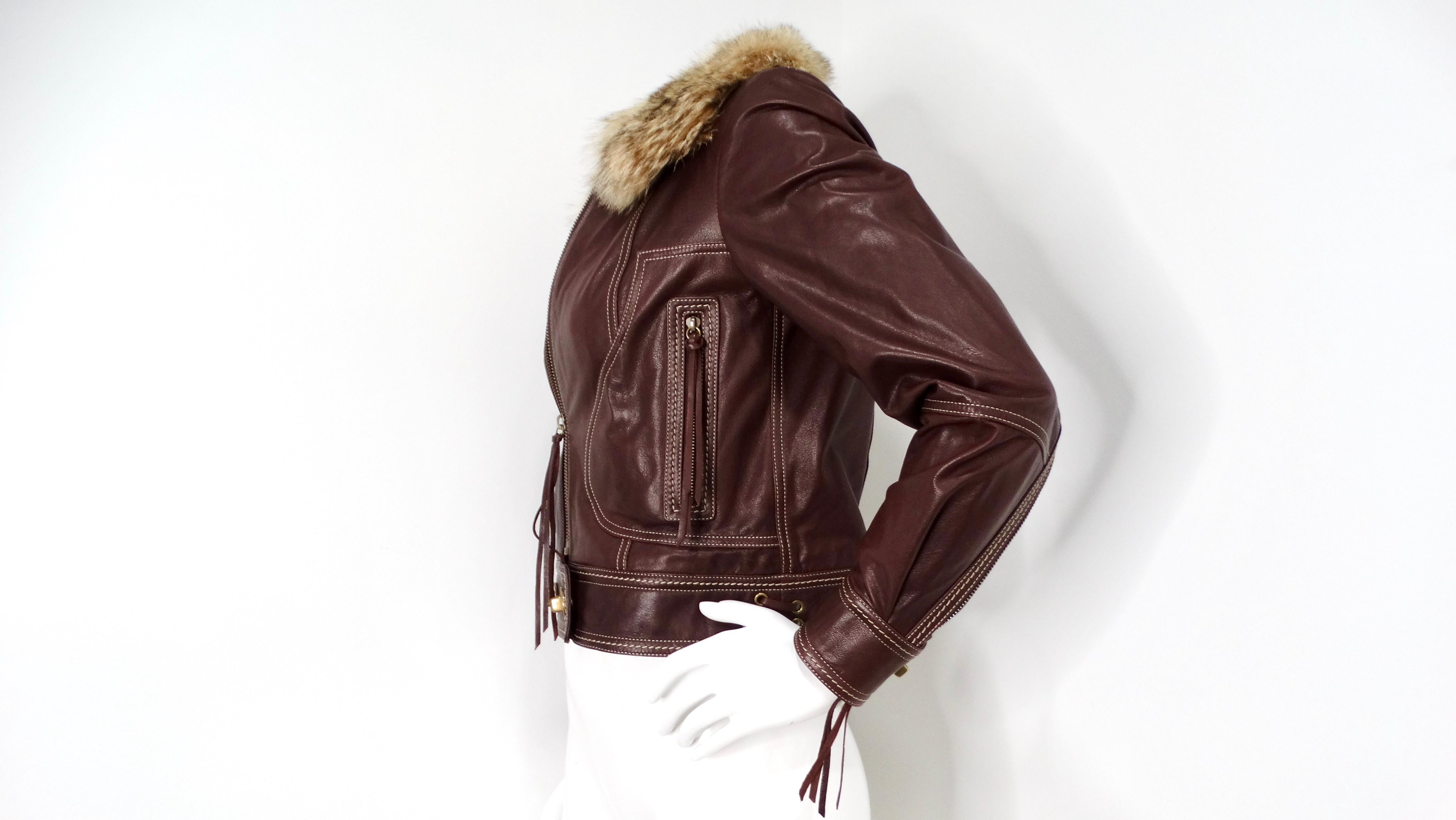 CIRCA 2006 Veste de moto en cuir d'agneau brun et fourrure de coyote de Coach en vente 1