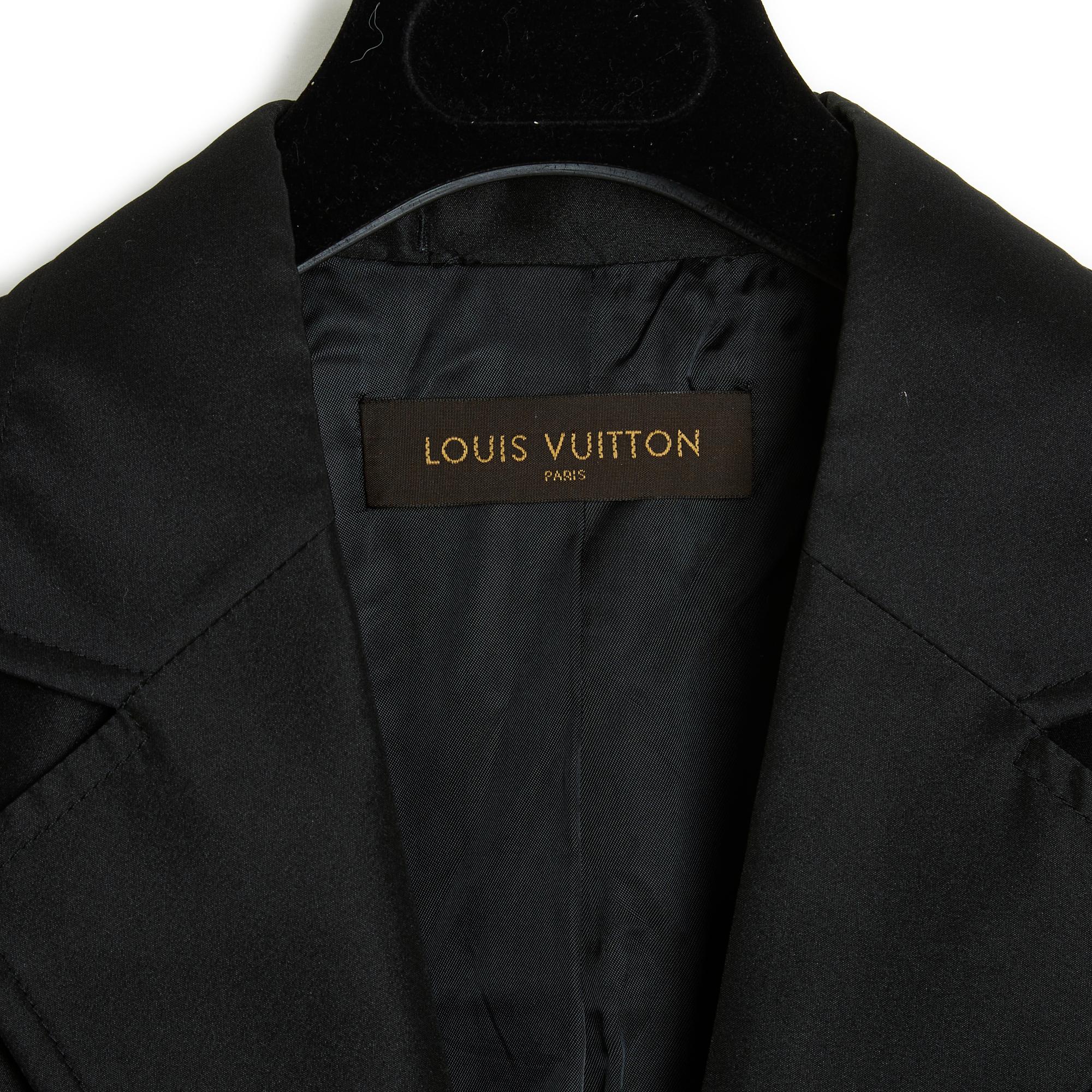 Women's or Men's Circa 2017 Louis Vuitton Black silk Jacket FR36 For Sale