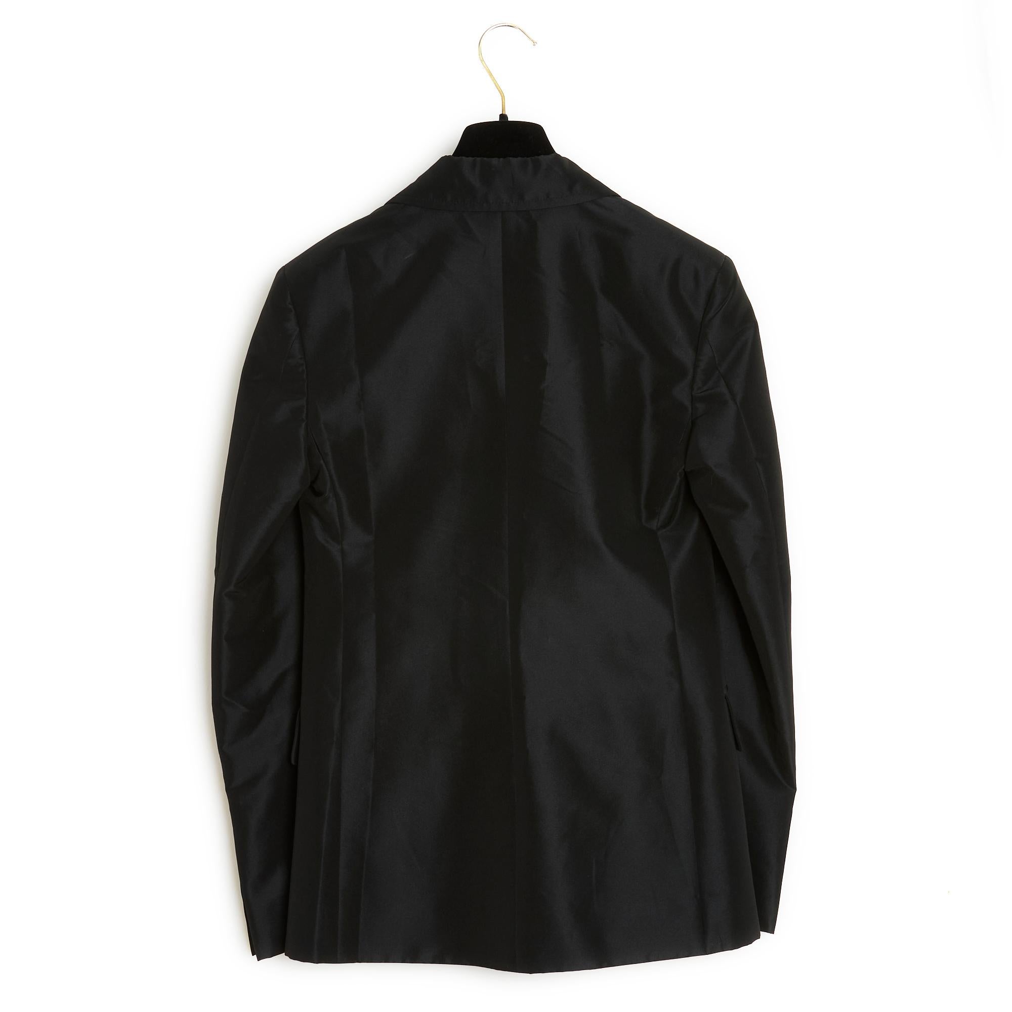 Circa 2017 Louis Vuitton Black silk Jacket FR36 For Sale 1
