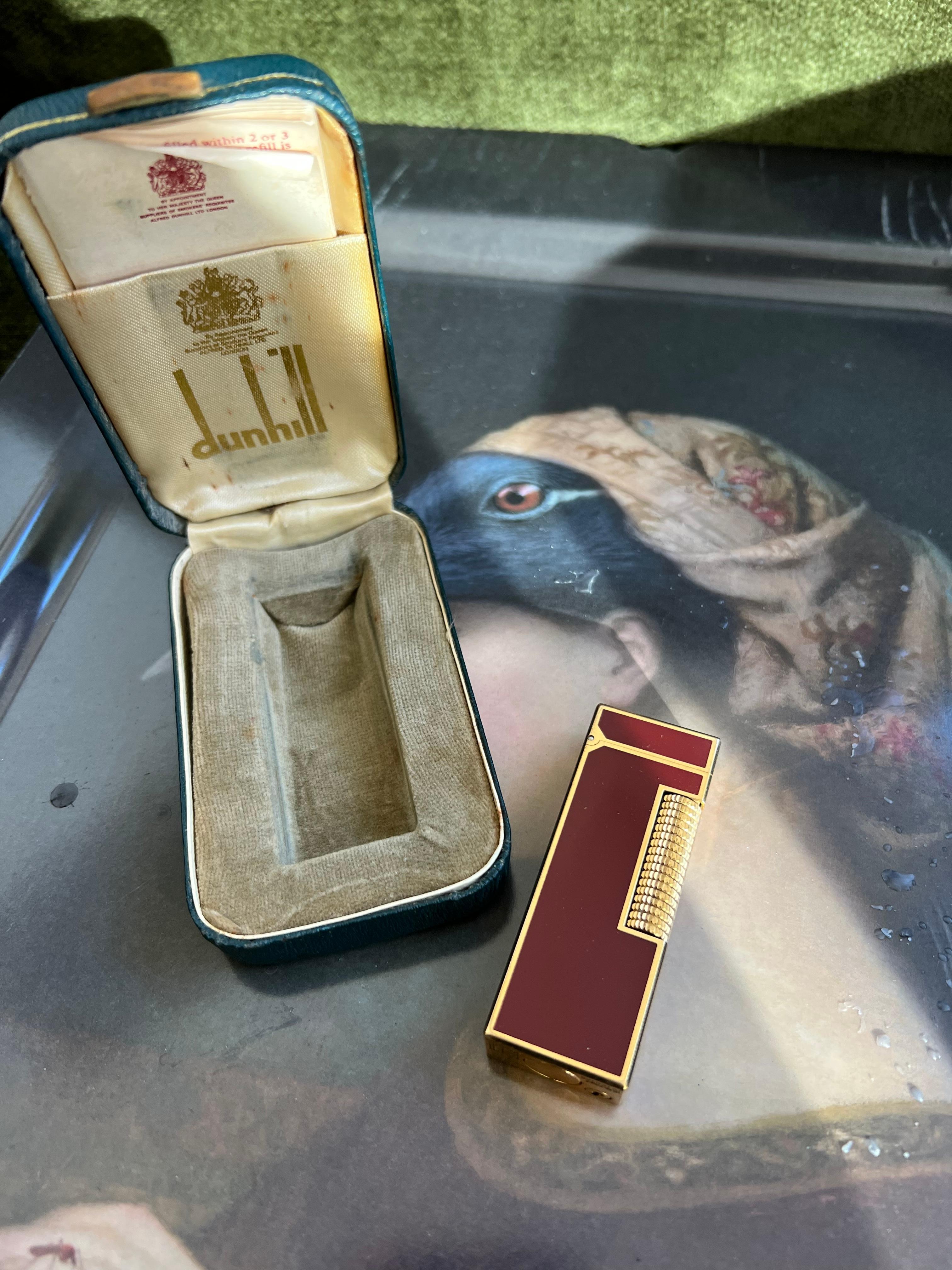 Circa 80s Iconic Rare Vintage Dunhill Gold-Plated & Red Lacquer Swiss, Lighter For Sale 3