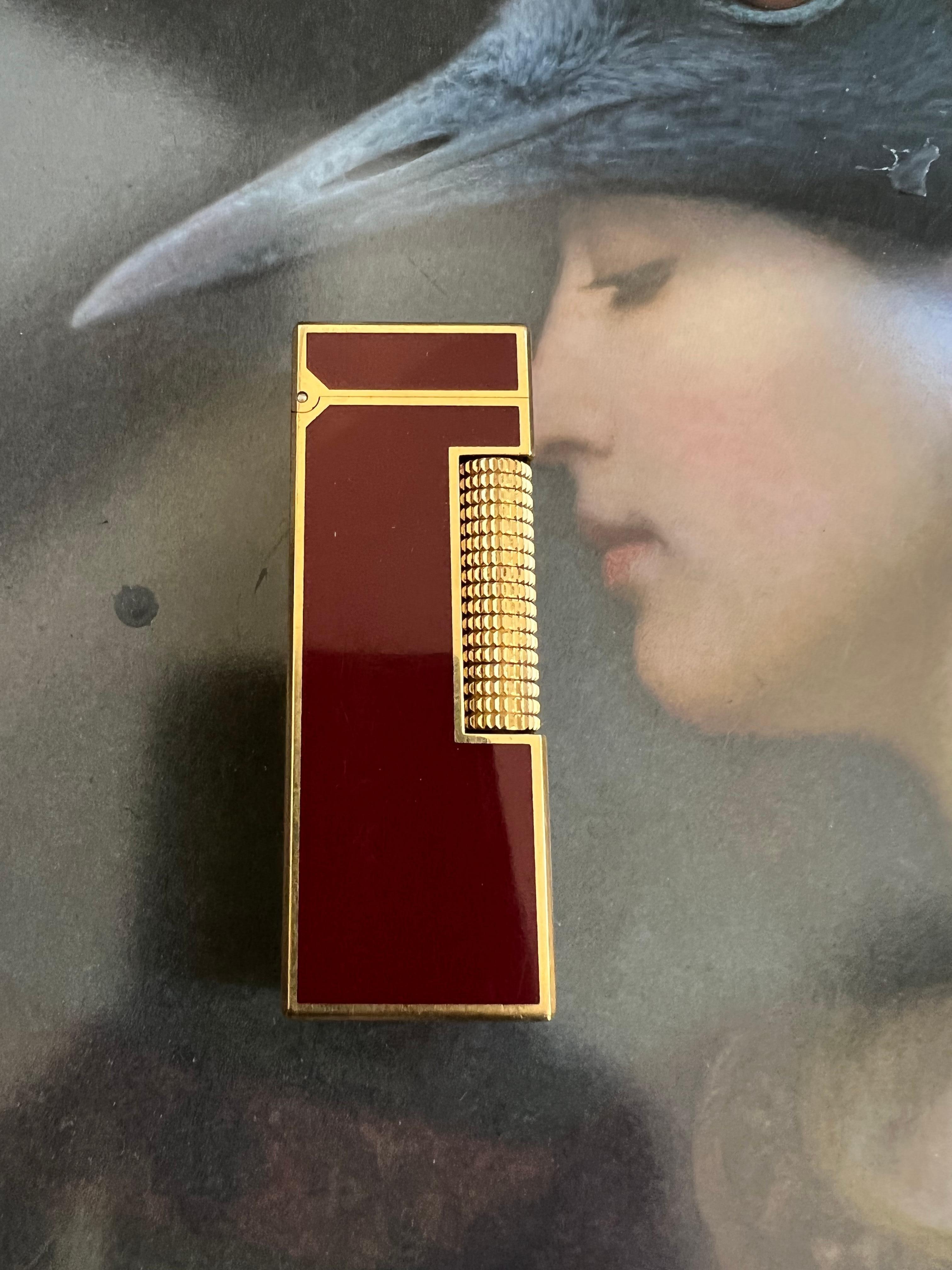Art Deco Circa 80s Iconic Rare Vintage Dunhill Gold-Plated & Red Lacquer Swiss, Lighter For Sale