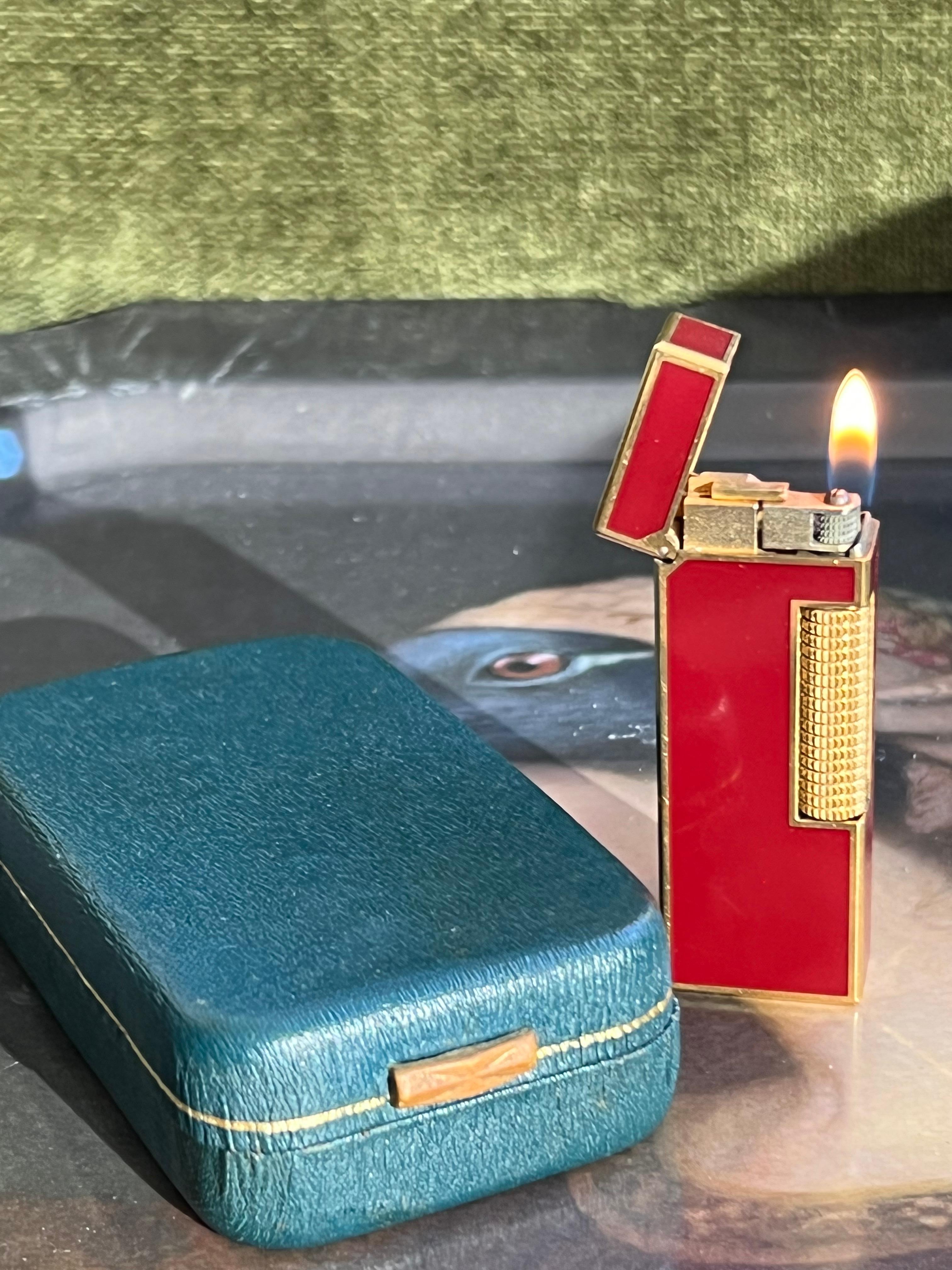 Women's or Men's Circa 80s Iconic Rare Vintage Dunhill Gold-Plated & Red Lacquer Swiss, Lighter For Sale