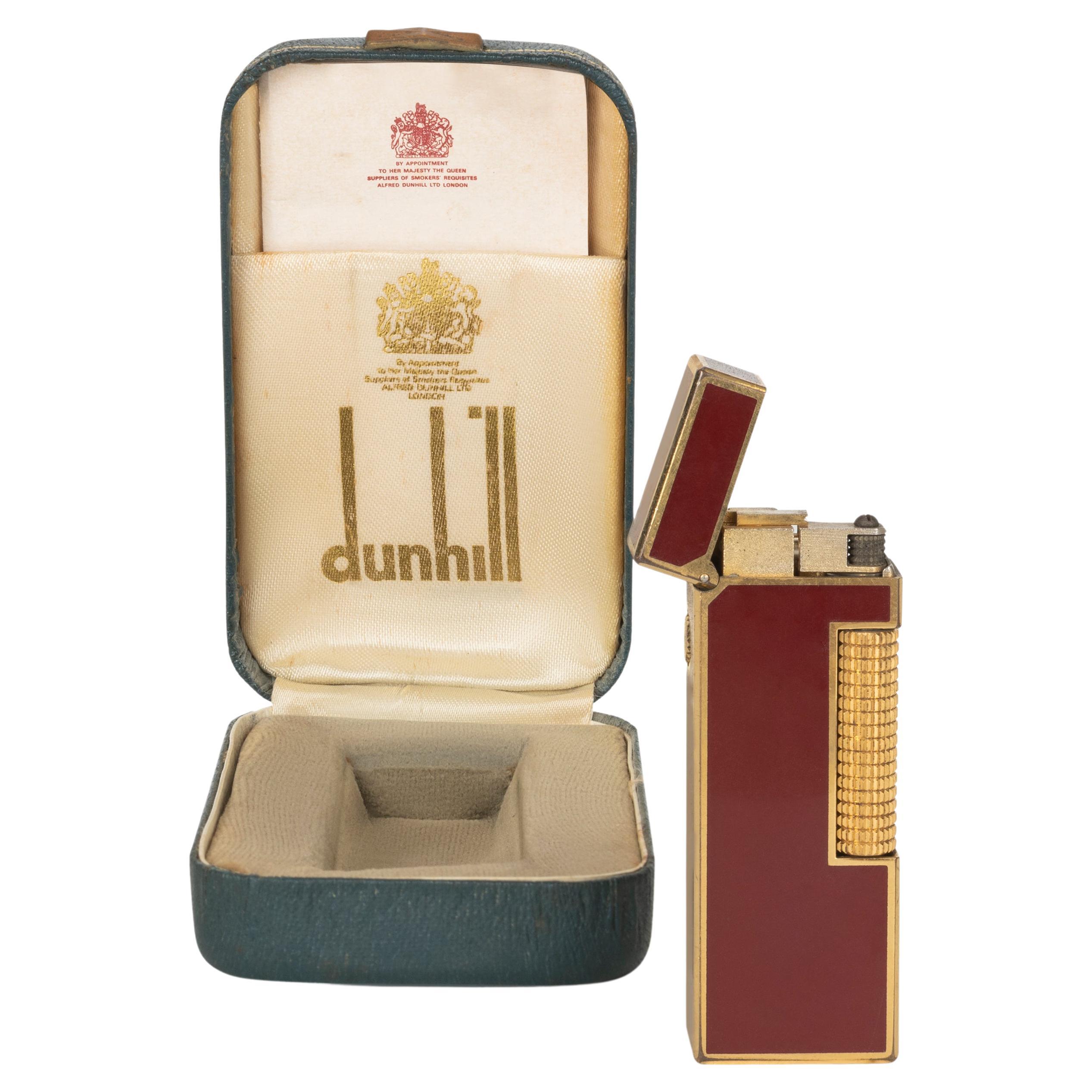 Circa 80s Iconic Rare Vintage Dunhill plaqué or et laque rouge suisse, Lighter en vente