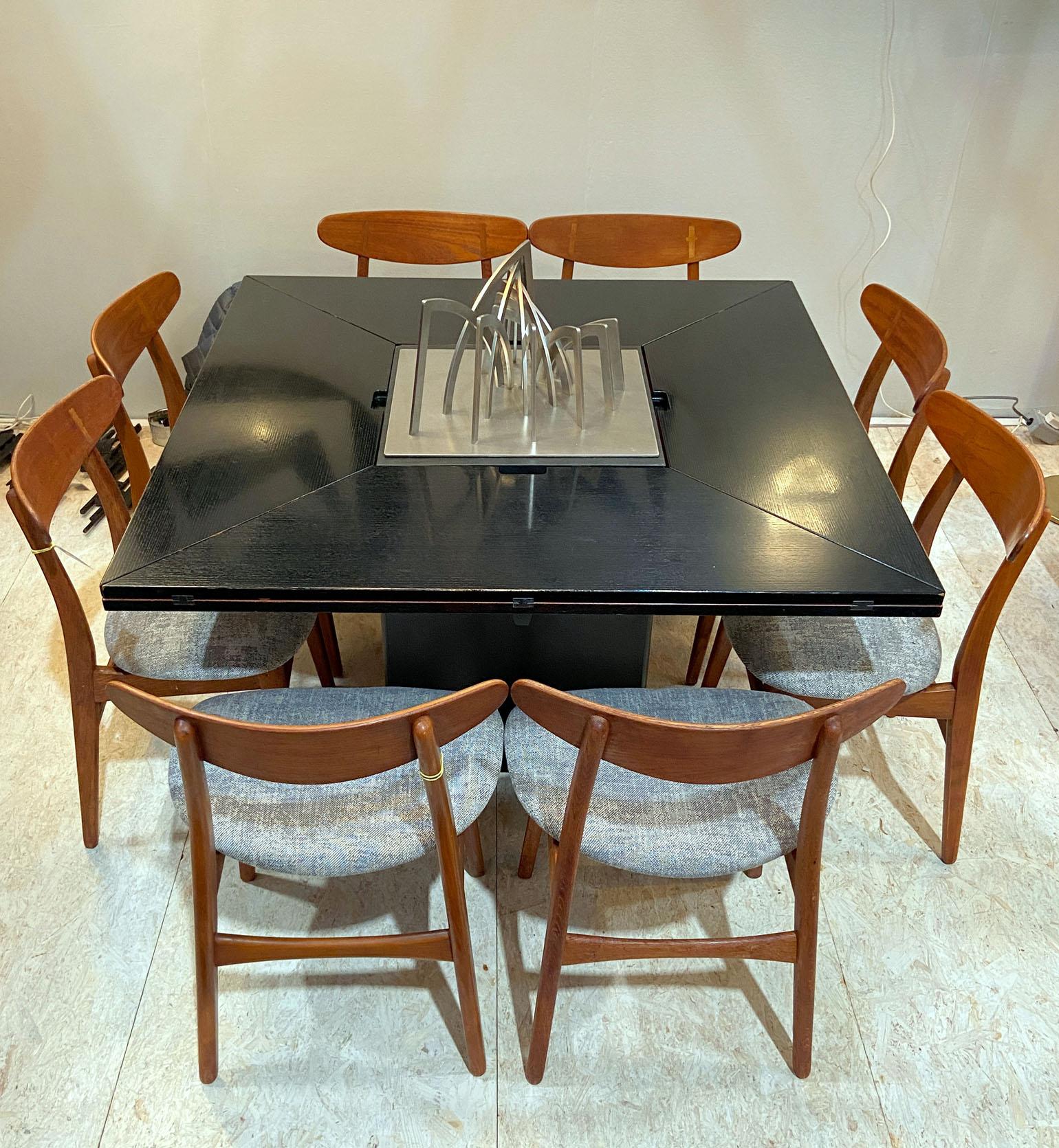 Late 20th Century Circante Square Dining Table for 8-12 Seatings by Pauvers van den Berghe For Sale