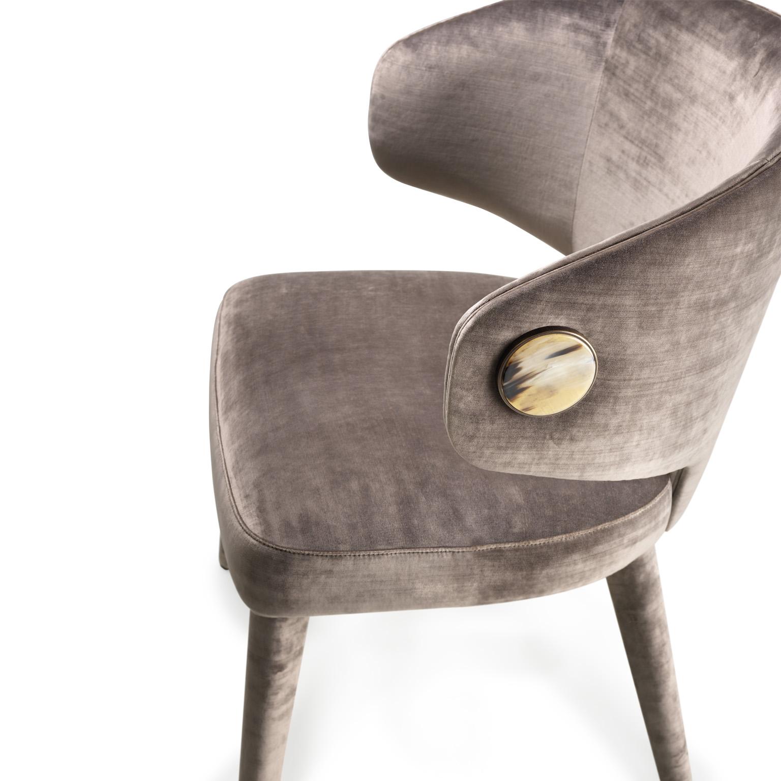 Hand-Crafted Circe Chair in Diso Velvet with Detail in Corno Italiano, Mod. 4433CB For Sale
