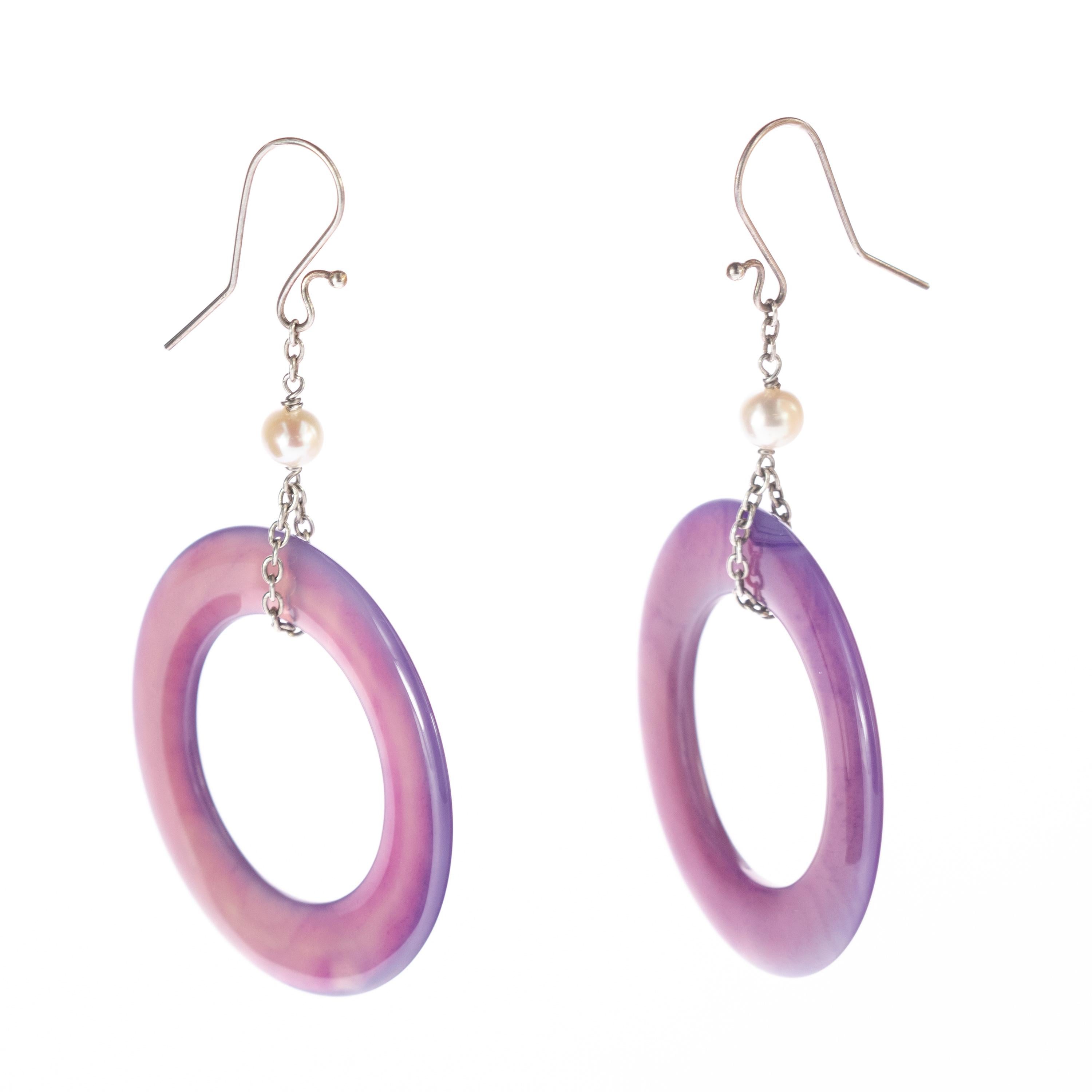 Kreis Bold Lila Achat Süßwasserperlen Donut Sterlingsilber Tropfenohrringe (Art déco) im Angebot
