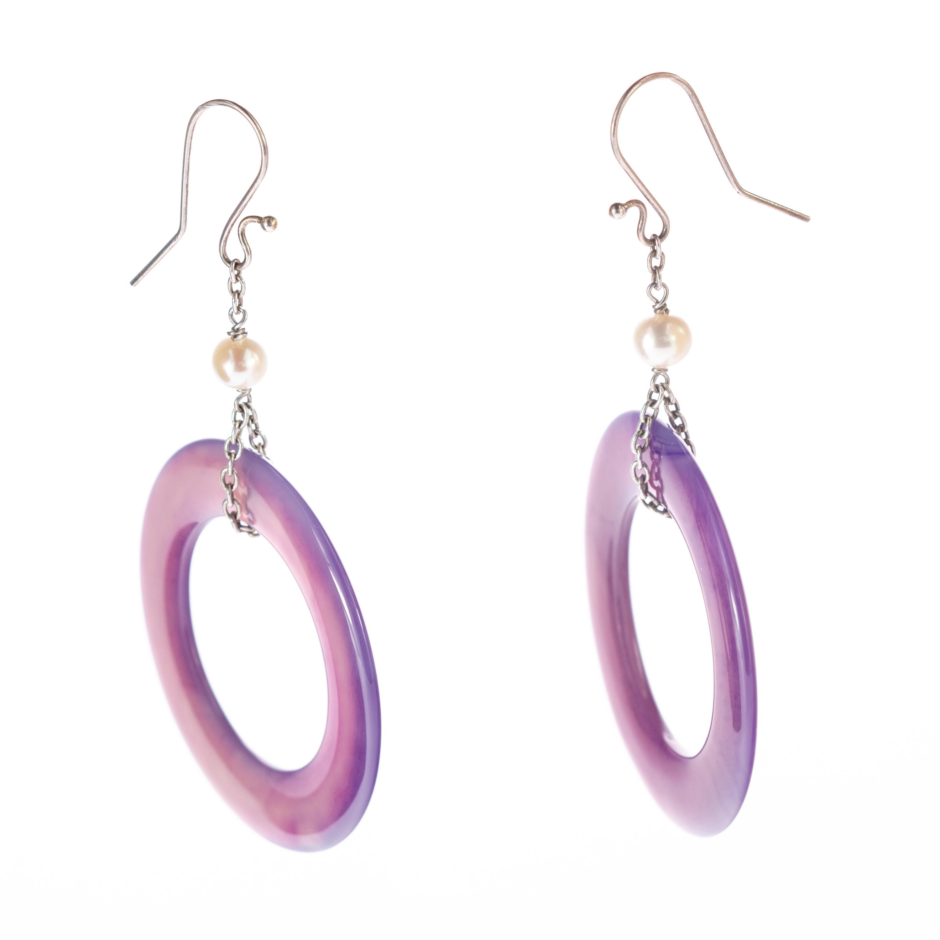 Kreis Bold Lila Achat Süßwasserperlen Donut Sterlingsilber Tropfenohrringe (Rundschliff) im Angebot