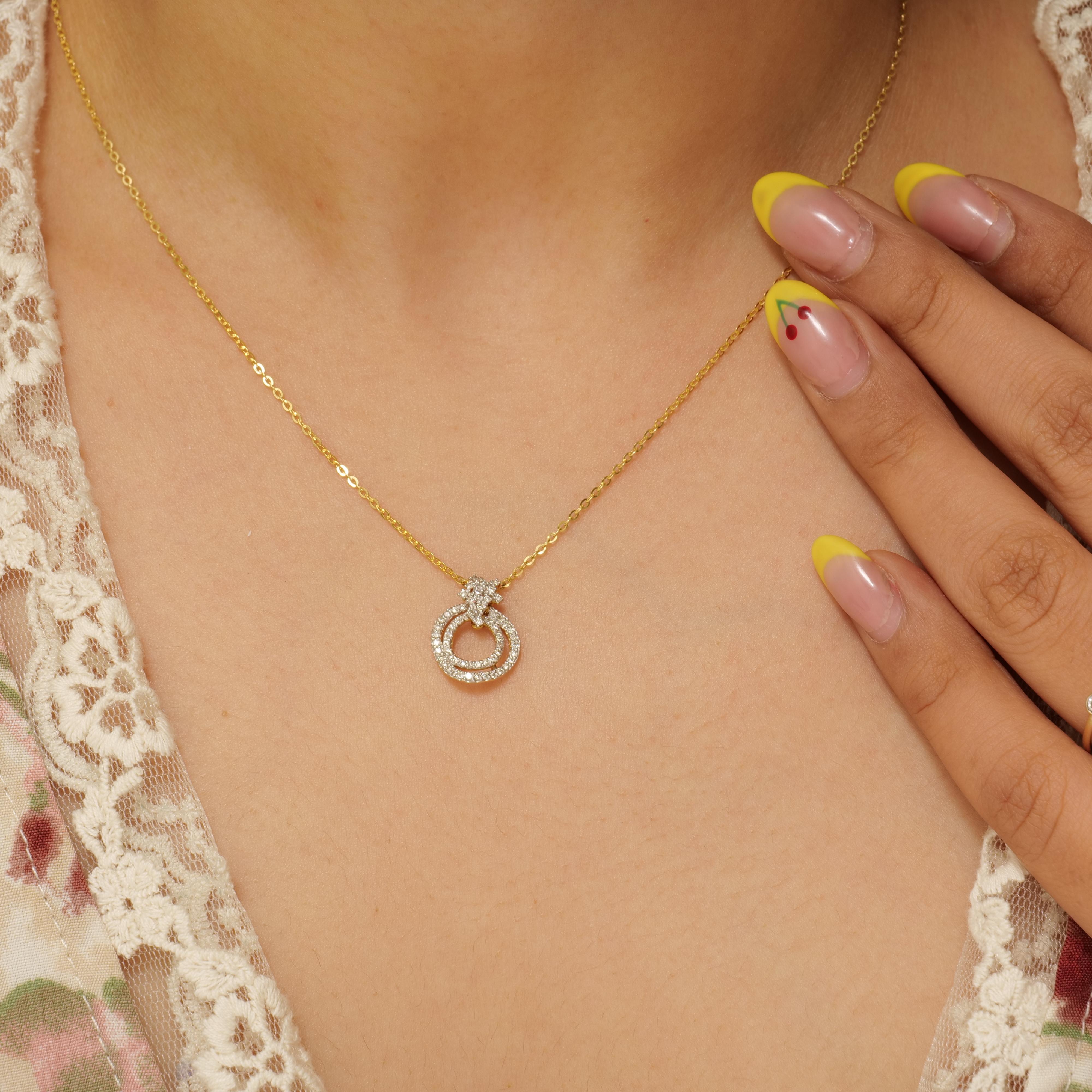 Taglio rotondo Collana Circle Cluster Diamond impilabile in oro massiccio 14K (certificato) in vendita