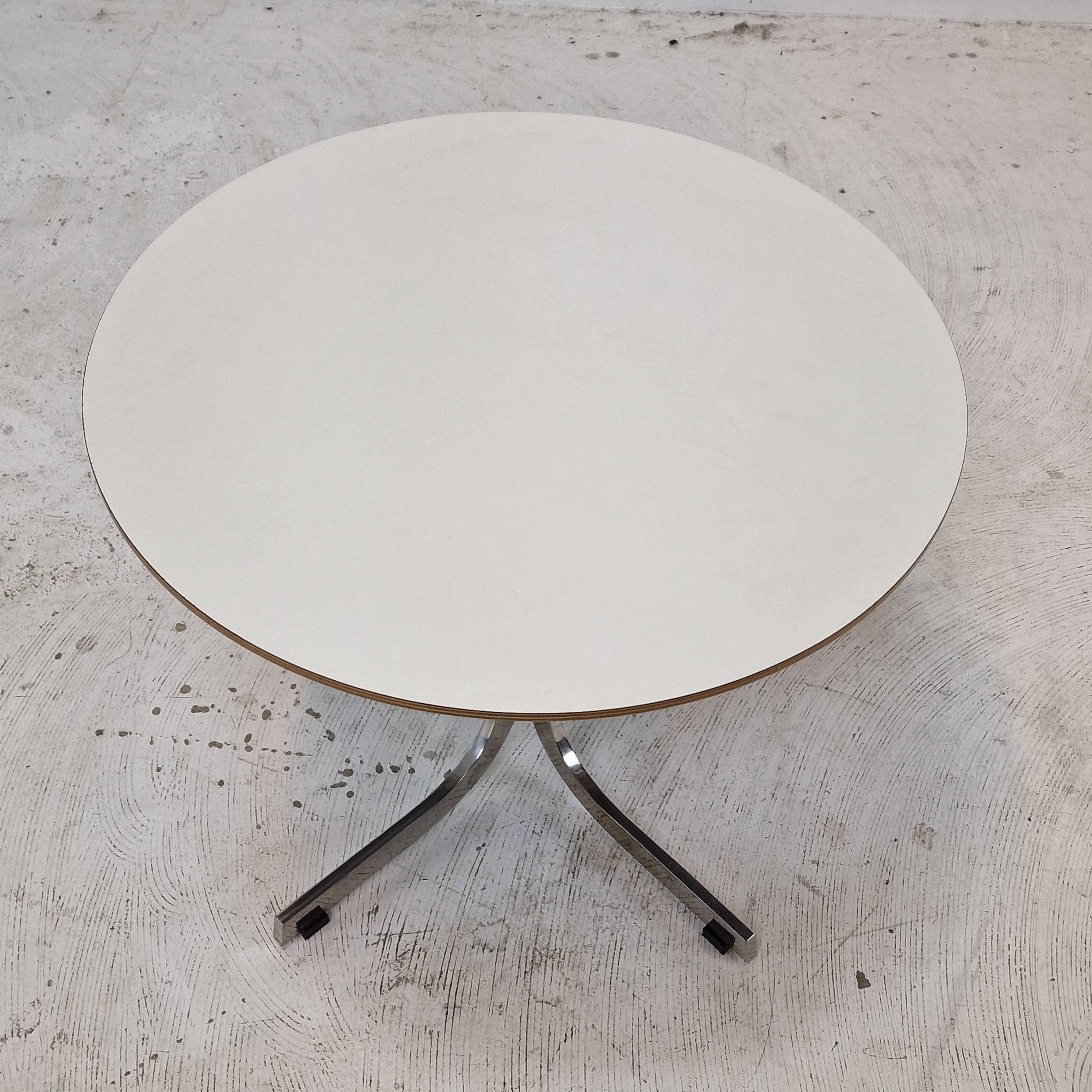 Néerlandais Table basse ou d'appoint Circle de Pierre Paulin pour Artifort en vente