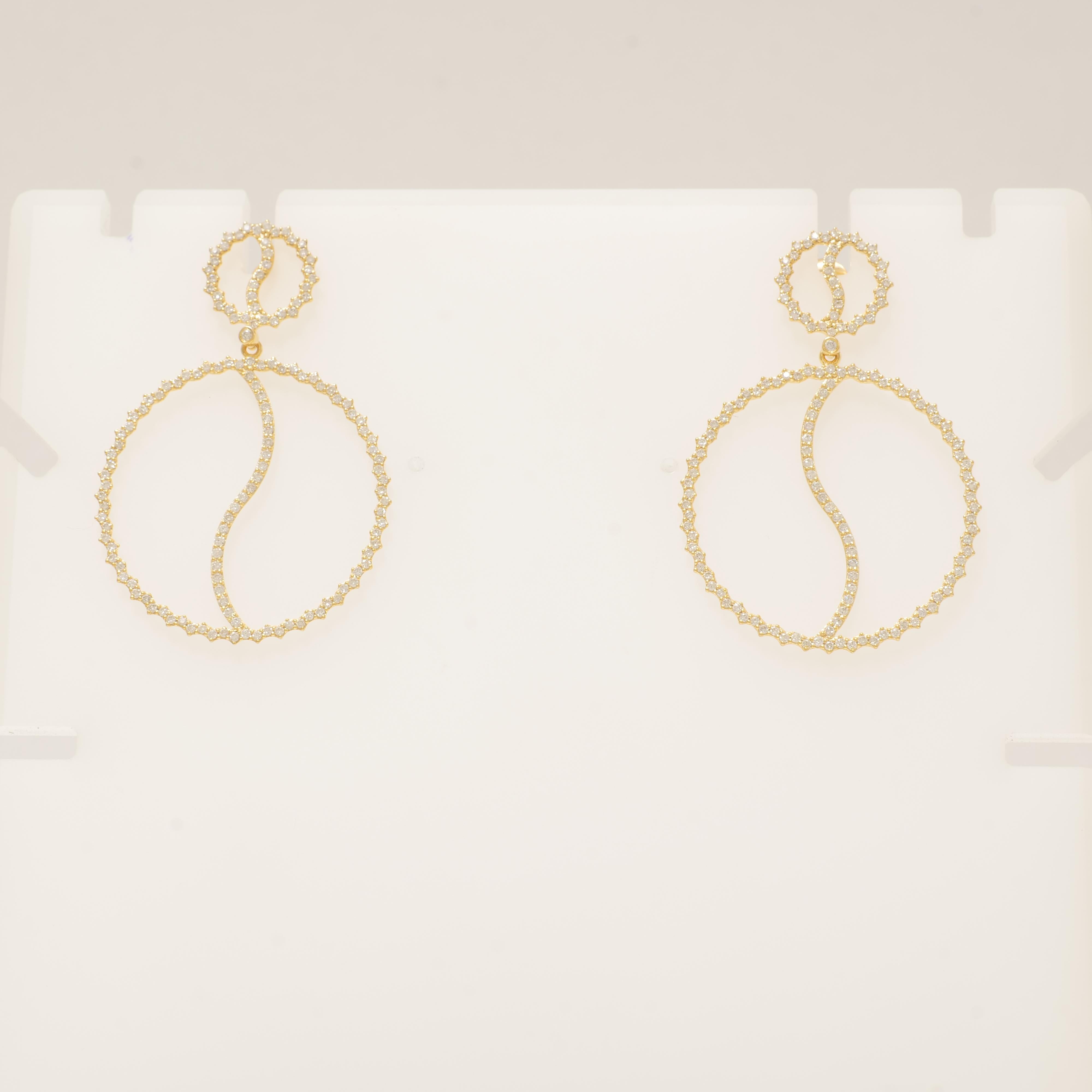 Orecchini pendenti con diamante a cerchio in oro massiccio 14k (certificati) in vendita 2