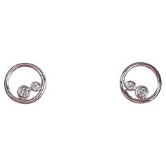 Ohrstecker mit Kreis-Diamant 18KT Weißgold-Ohrsteckern mit feinen Diamanten