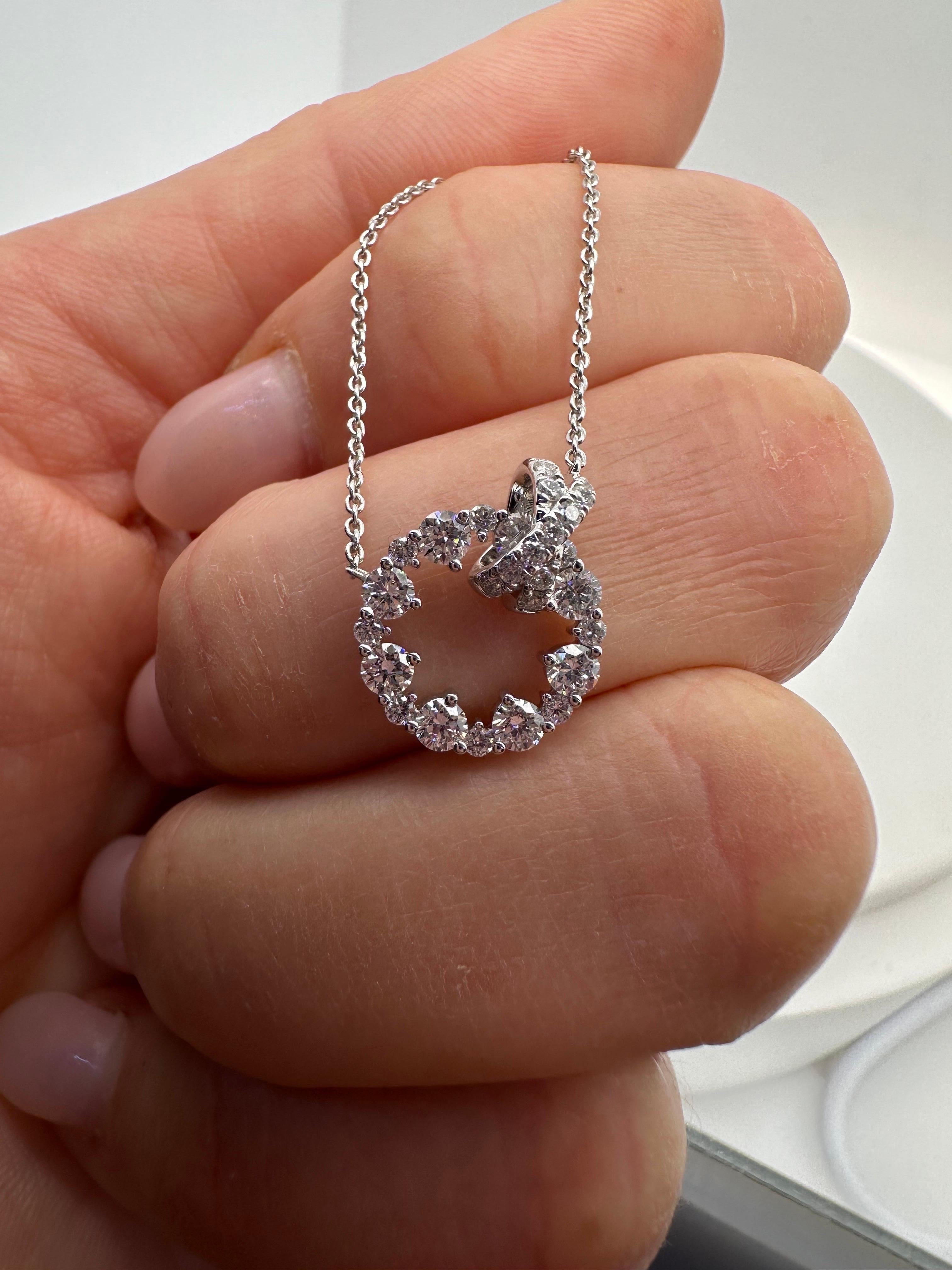 Circle diamond pendant necklace 18KT gold For Sale 1