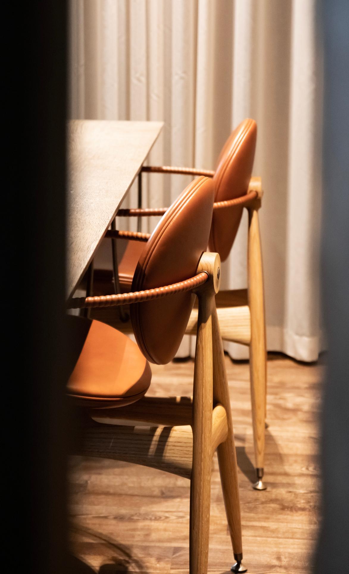 Contemporary Circle Dining Armchair - Oak & Leather Elegance Whiskey - by Overgaard & Dyrman