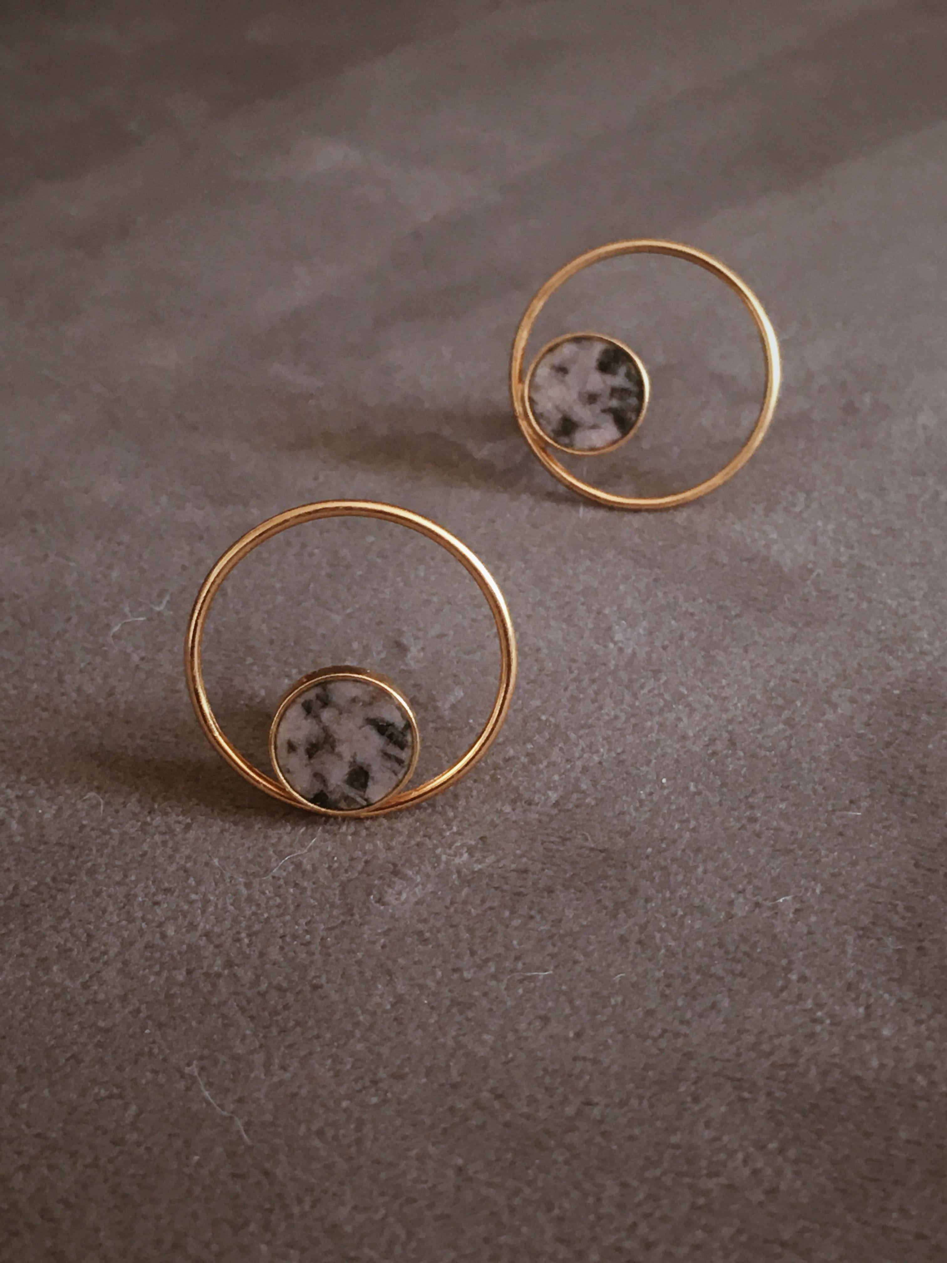 Contemporary Circle earrings with rodingite gold plated sterling silver For Sale