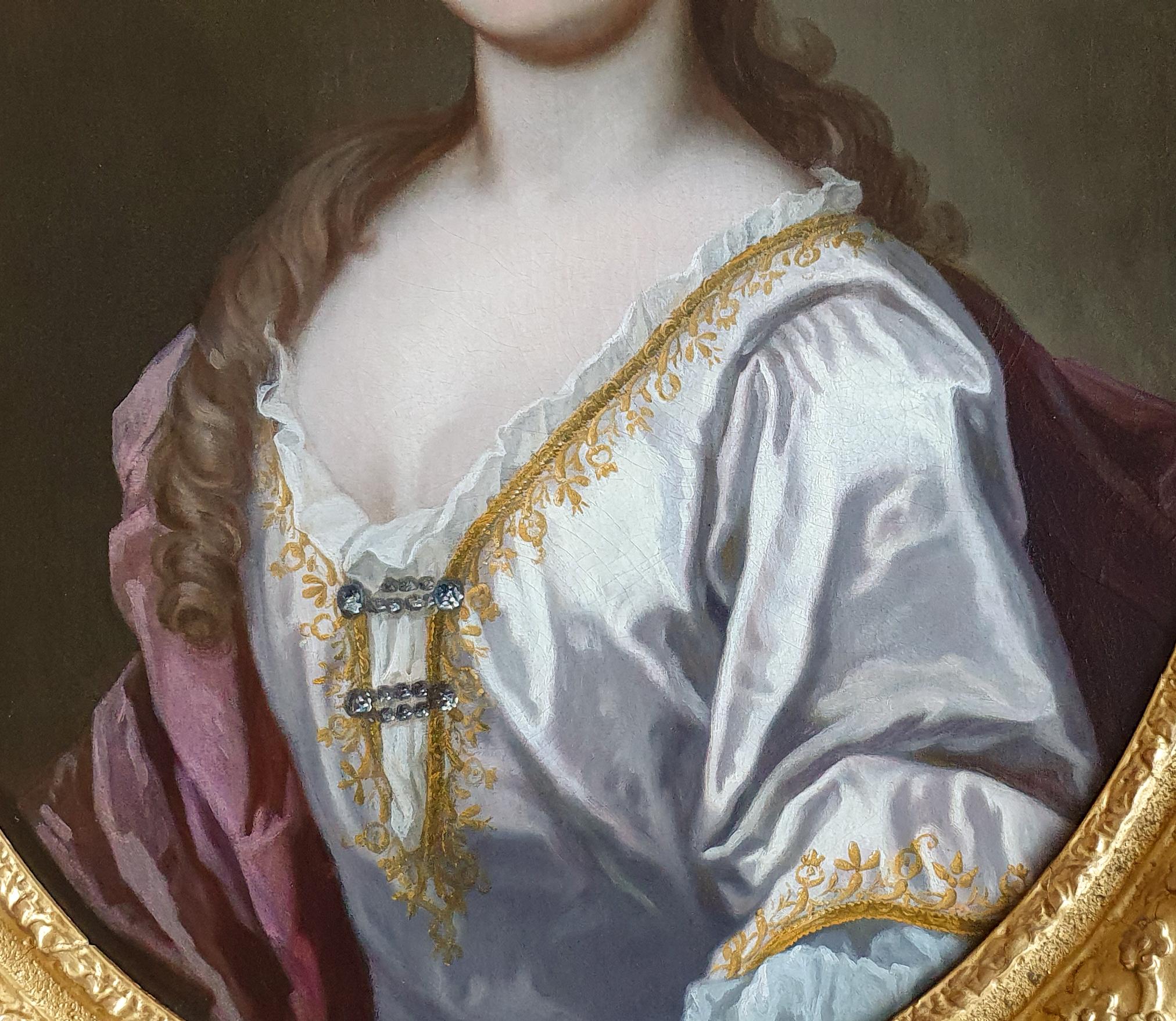PORTRAIT of a Lady in Silver Silk Dress c.1725, Superb Gilded & Carved Frame - Old Masters Painting by (Circle of) Godfrey Kneller