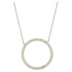Kreis des Lebens Halskette mit Baguette-Diamanten aus 18 Karat Weißgold