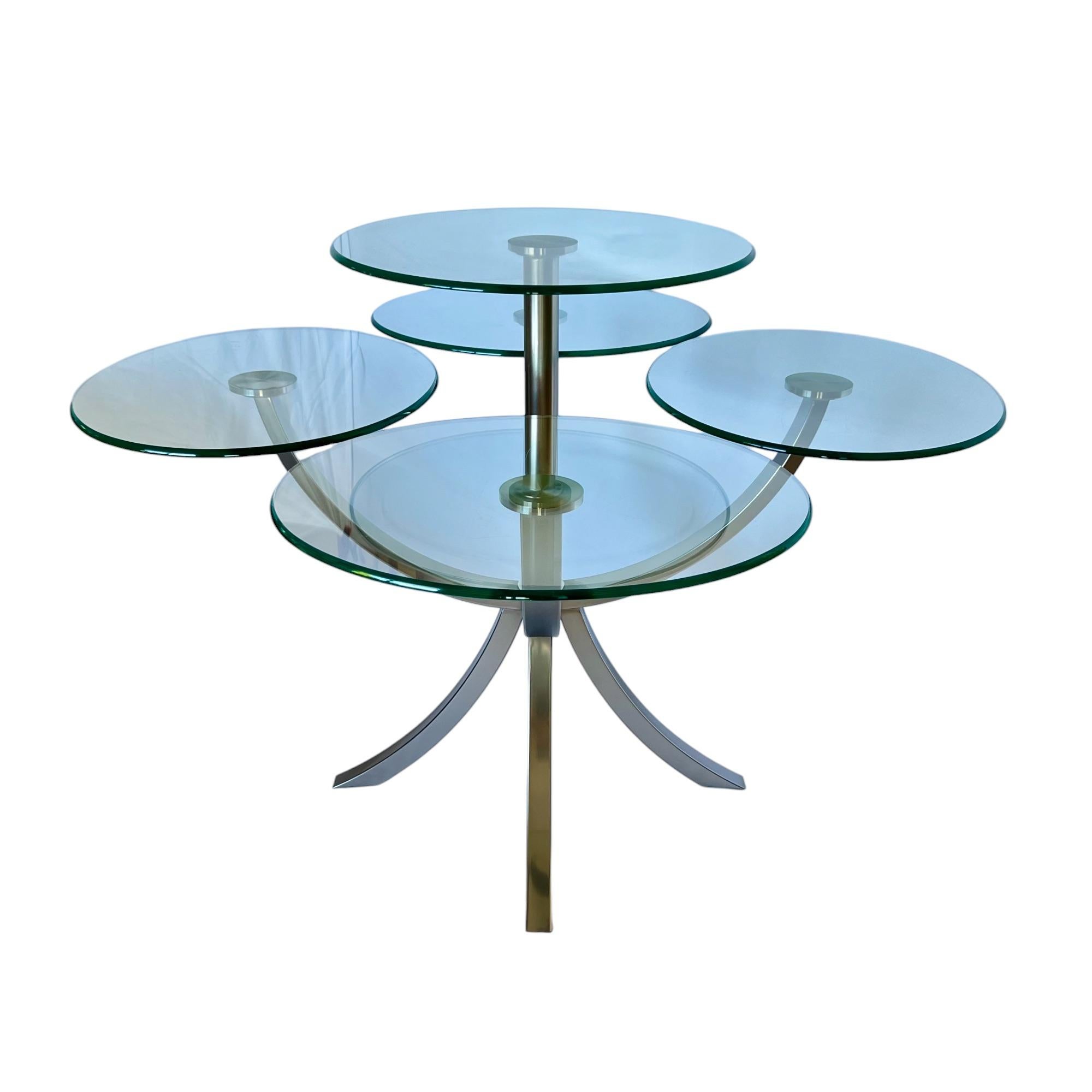 Fin du 20e siècle Table de salle à manger Circle of Life en acier et verre par DIA, années 1980