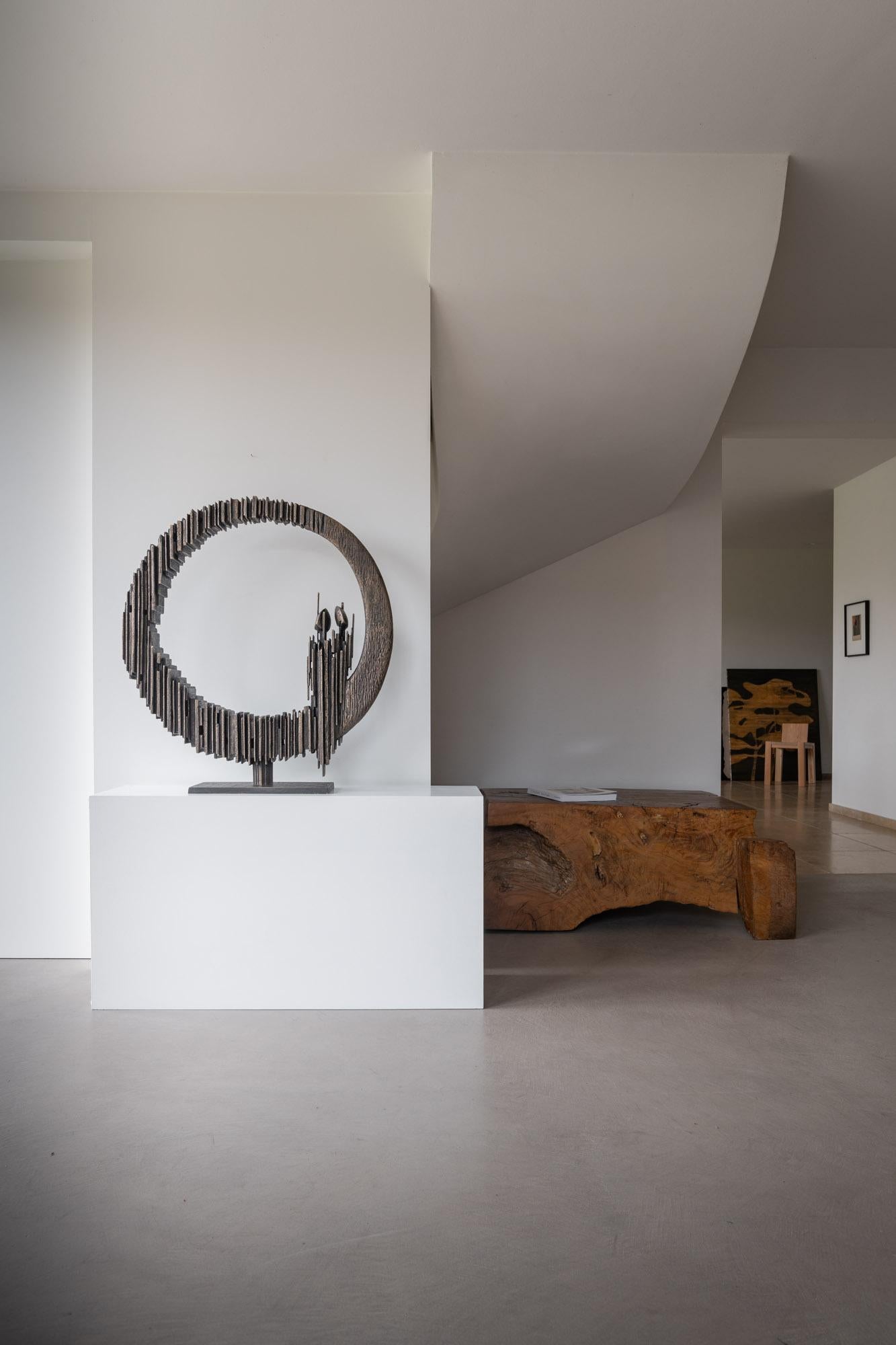 Postmoderne Sculpture en bronze Circle Of Love par Gardeco Objects en vente