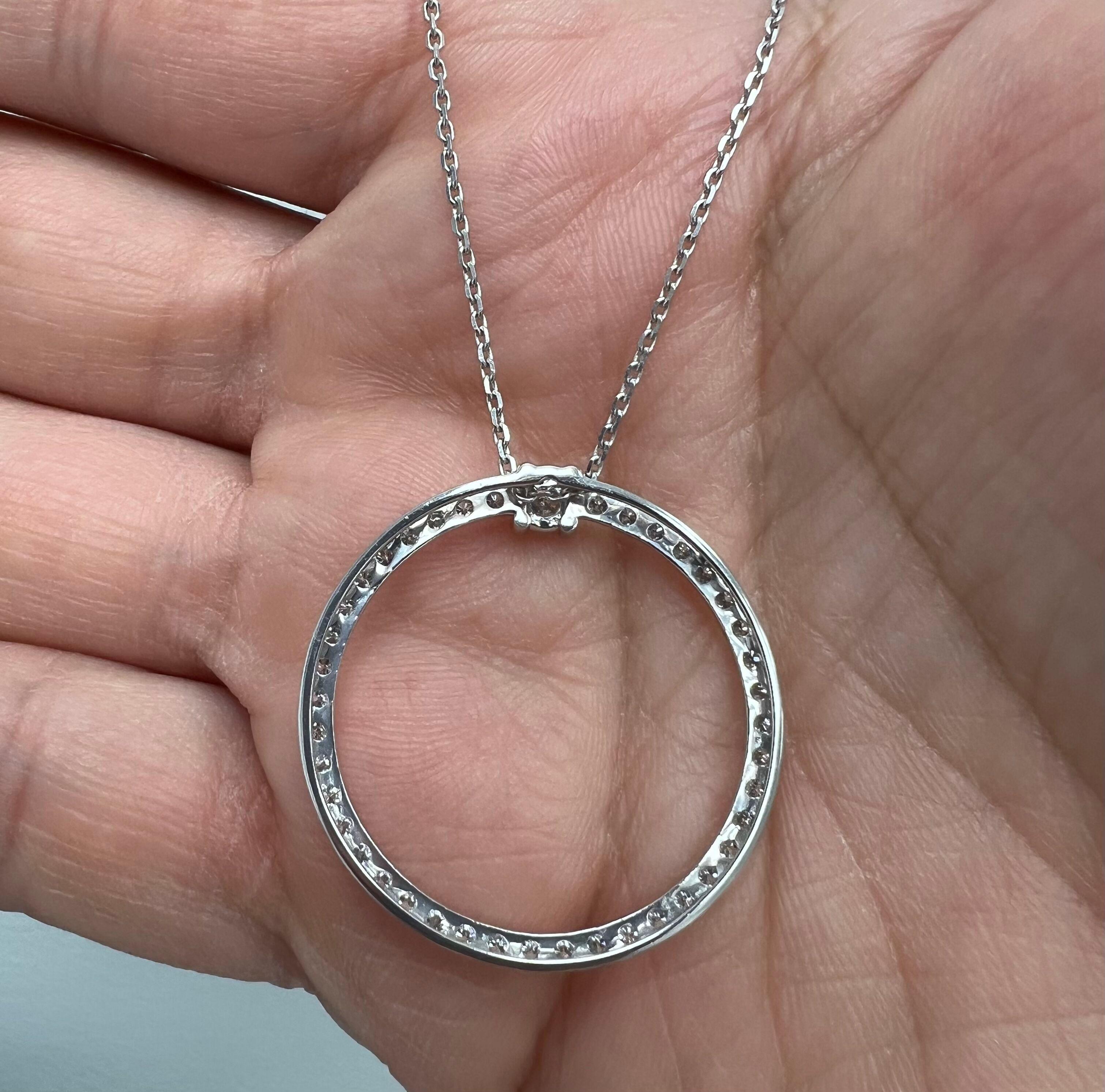 Kreis der Liebe Diamant-Anhänger mit 0,25 Karat Diamant auf der Oberseite, 14 Karat Weißgold im Zustand „Neu“ im Angebot in Great Neck, NY