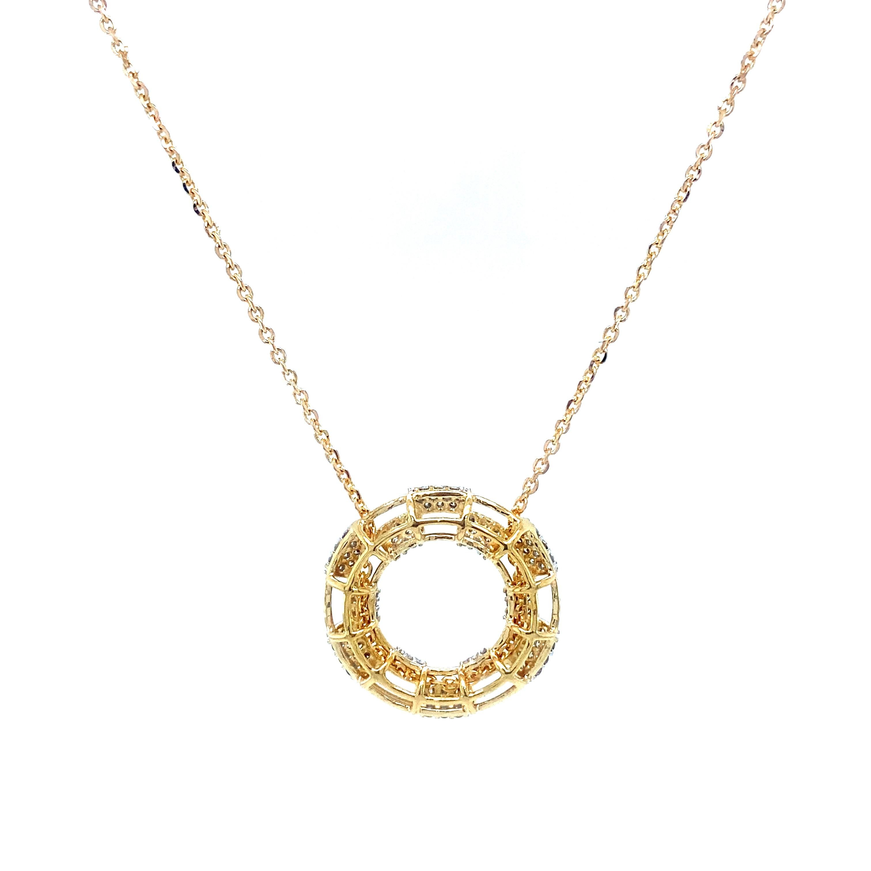 Women's Circle Round Diamonds Pendant Necklace in 18k Solid Gold For Sale