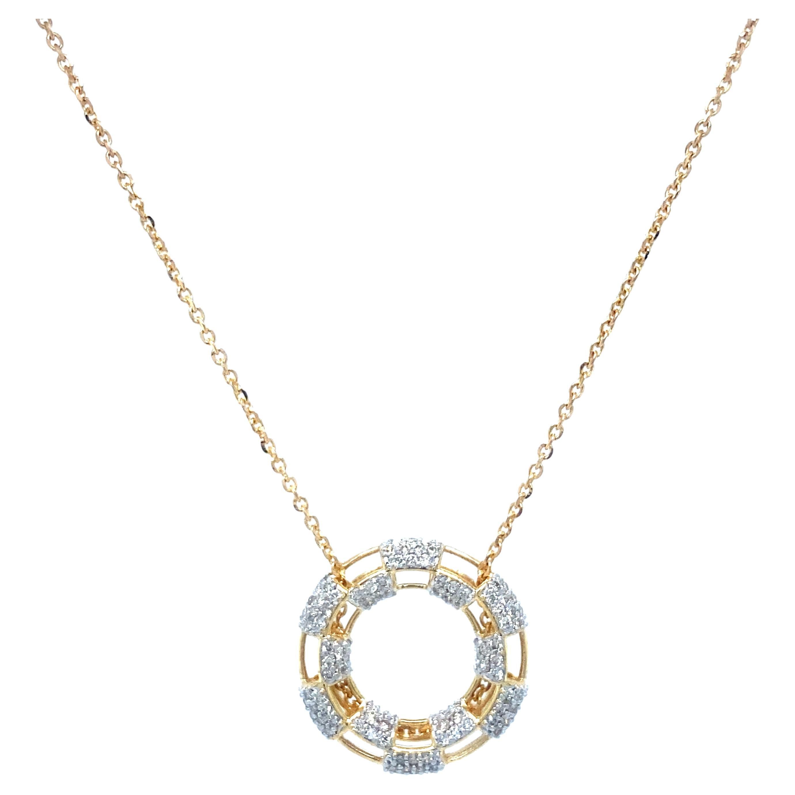 Circle Round Diamonds Pendant Necklace in 18k Solid Gold For Sale