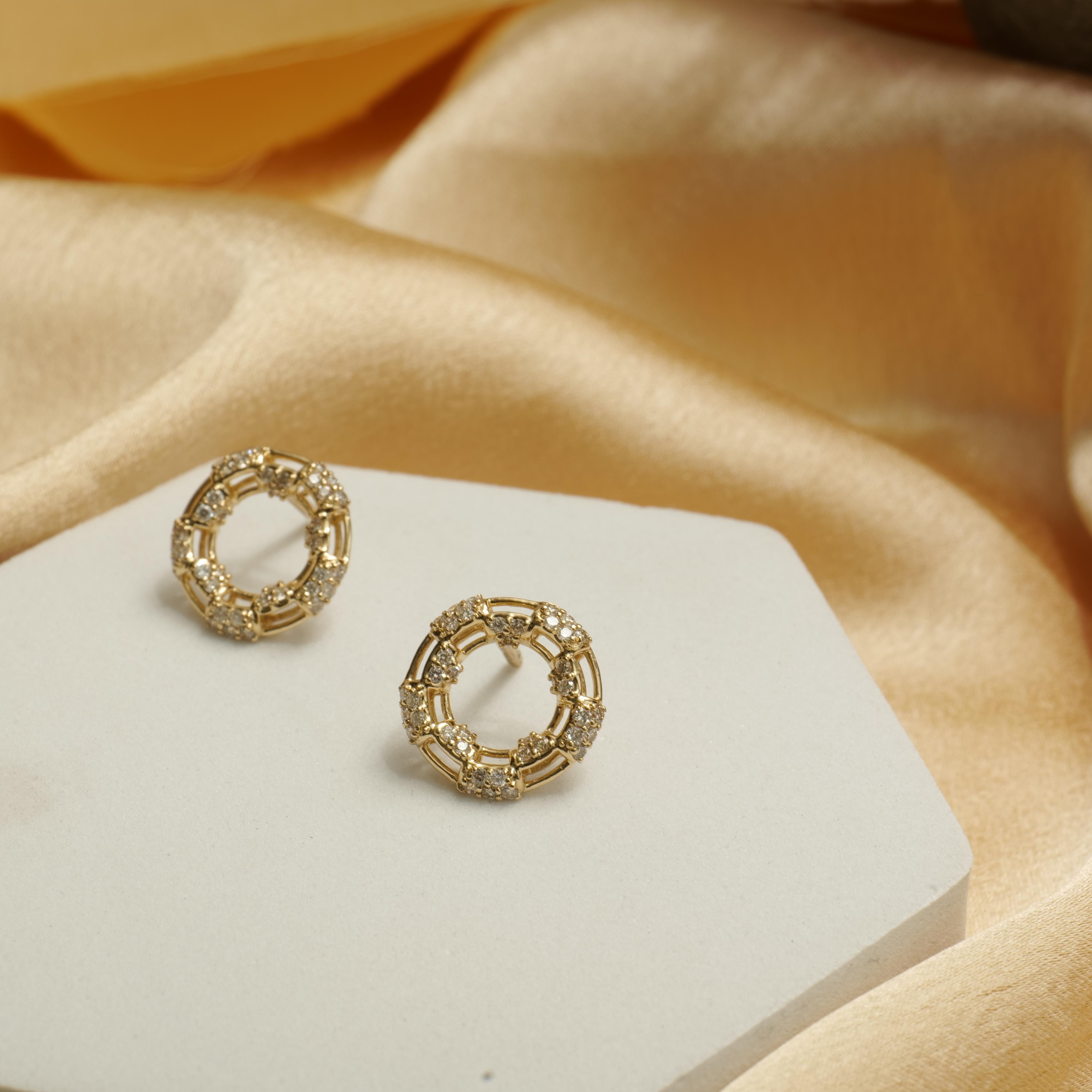 Circle Round Diamonds Stud Earrings in 18K Solid Gold For Sale 3