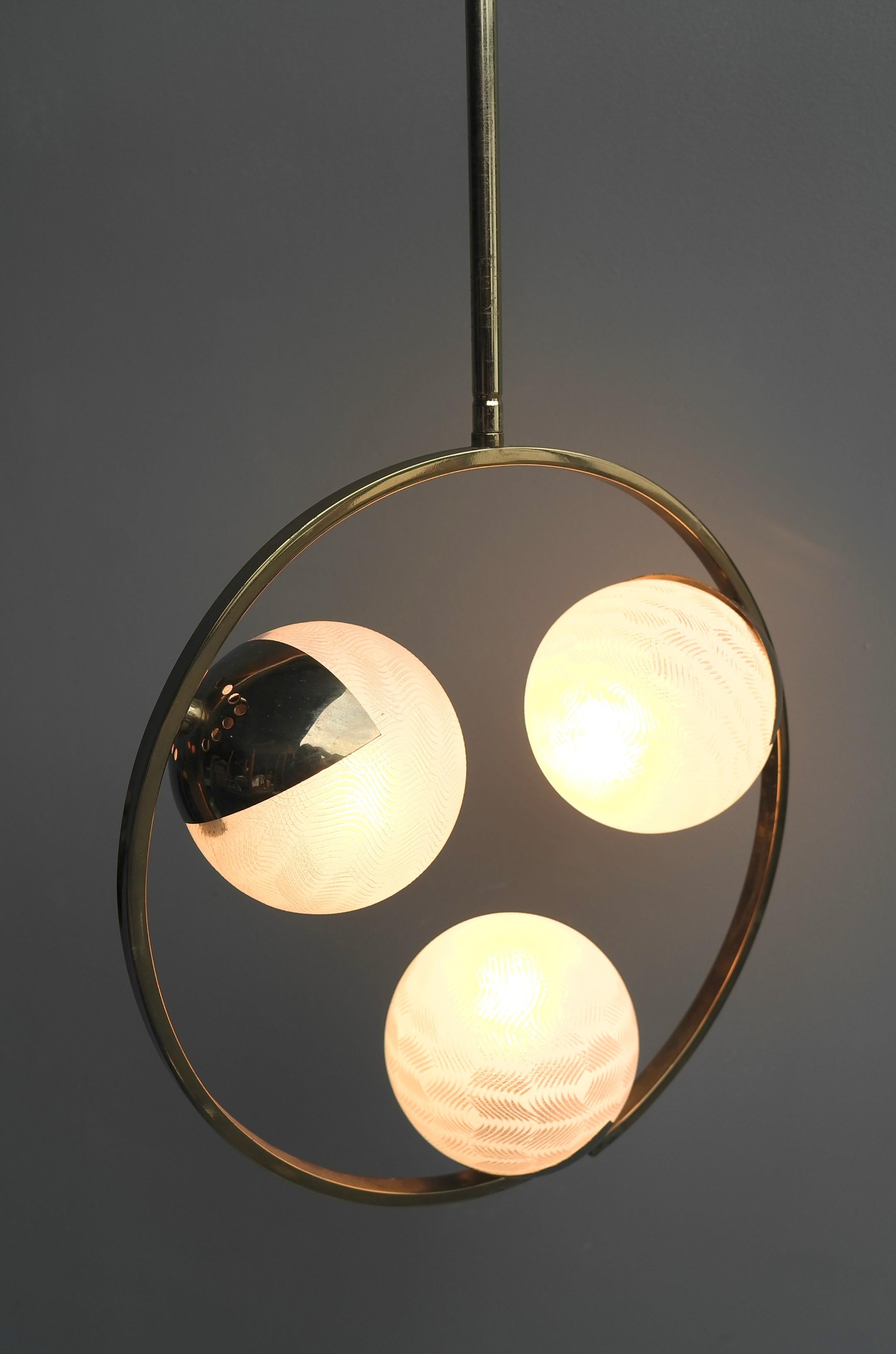 Circle Shaped Opaline Glass and Brass Pendant, Italy, attrib to Stilnovo, 1960s For Sale 3