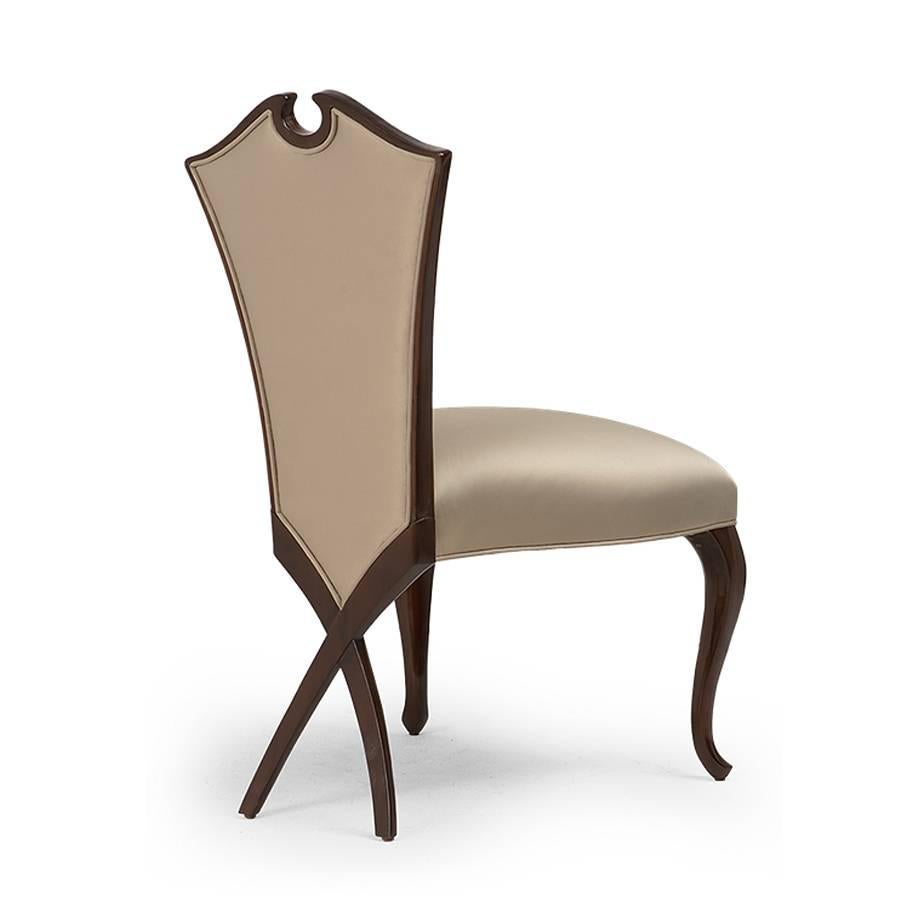 Circled Chair with Mahogany Structure and High Quality Fabric In Excellent Condition In Paris, FR