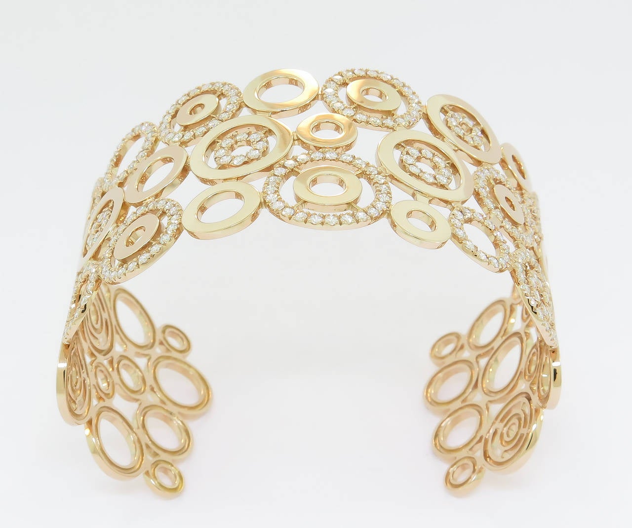 Contemporary Circles Design Diamond 18 Karat Rose Gold Wide Open Cuff Bracelet