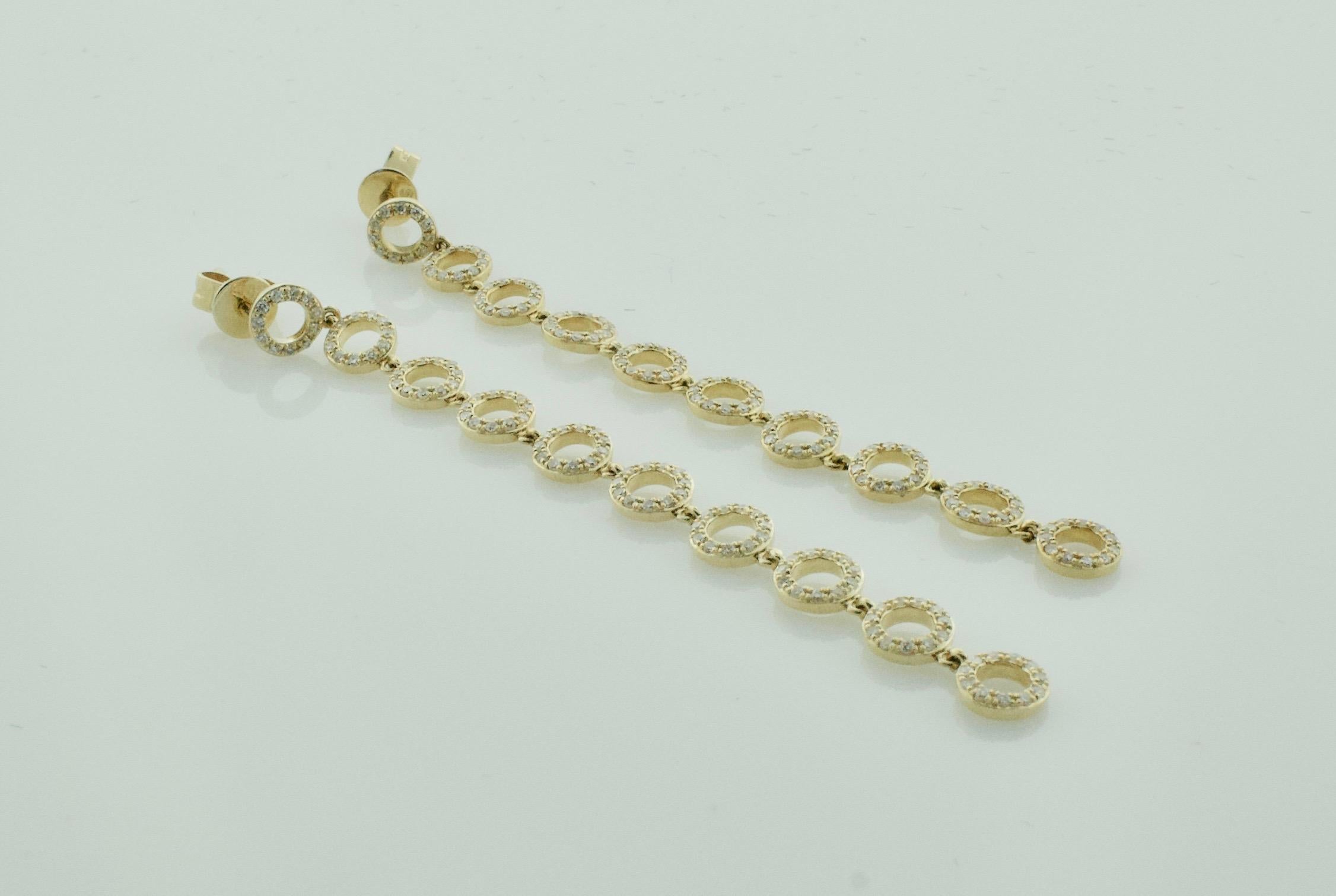 „„Circles““ Diamant-Ohrringe aus Gelbgold (Moderne) im Angebot