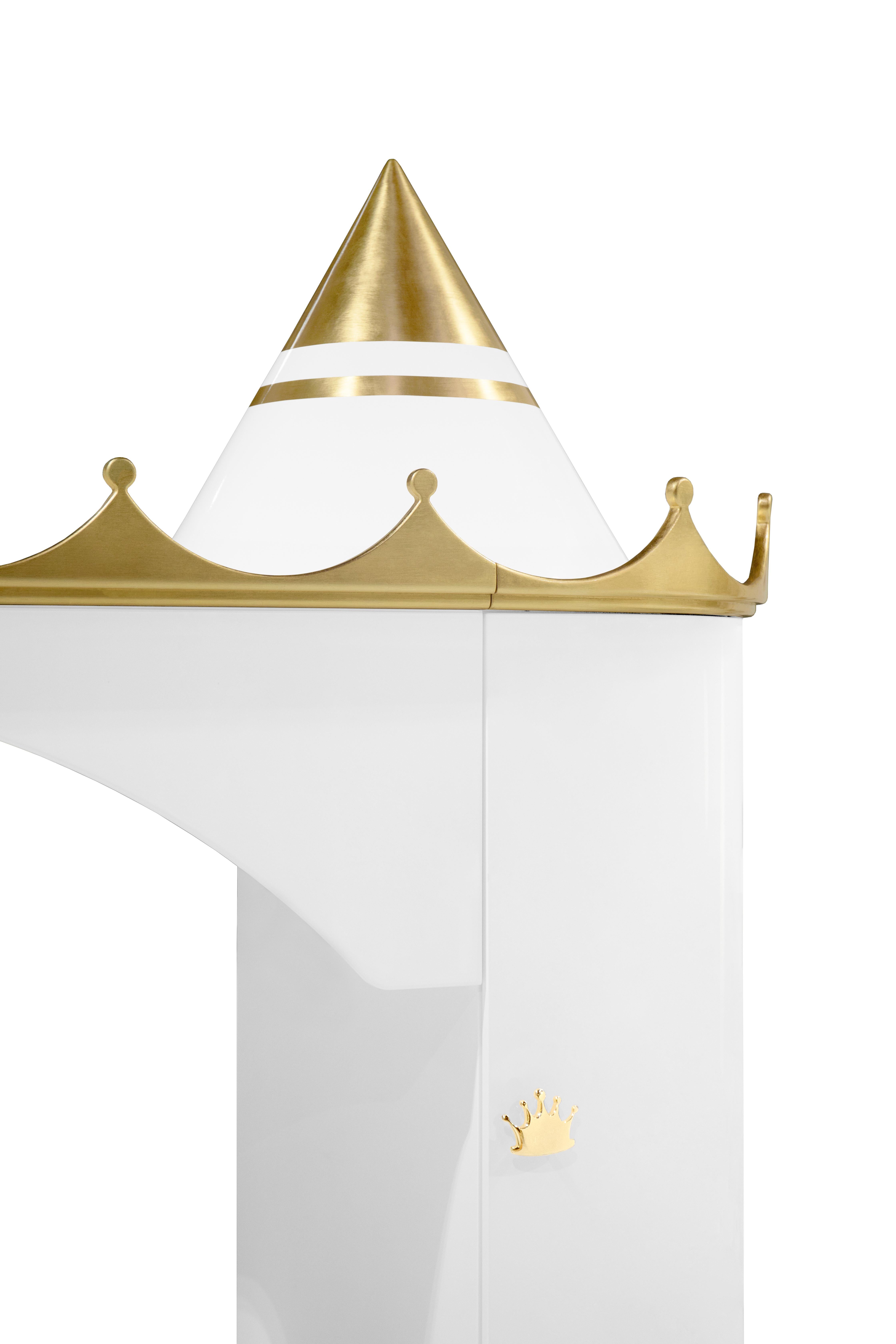 George I Kings & Queens Castle Kids Bed in with Gold Details by Circu Magical Furniture For Sale