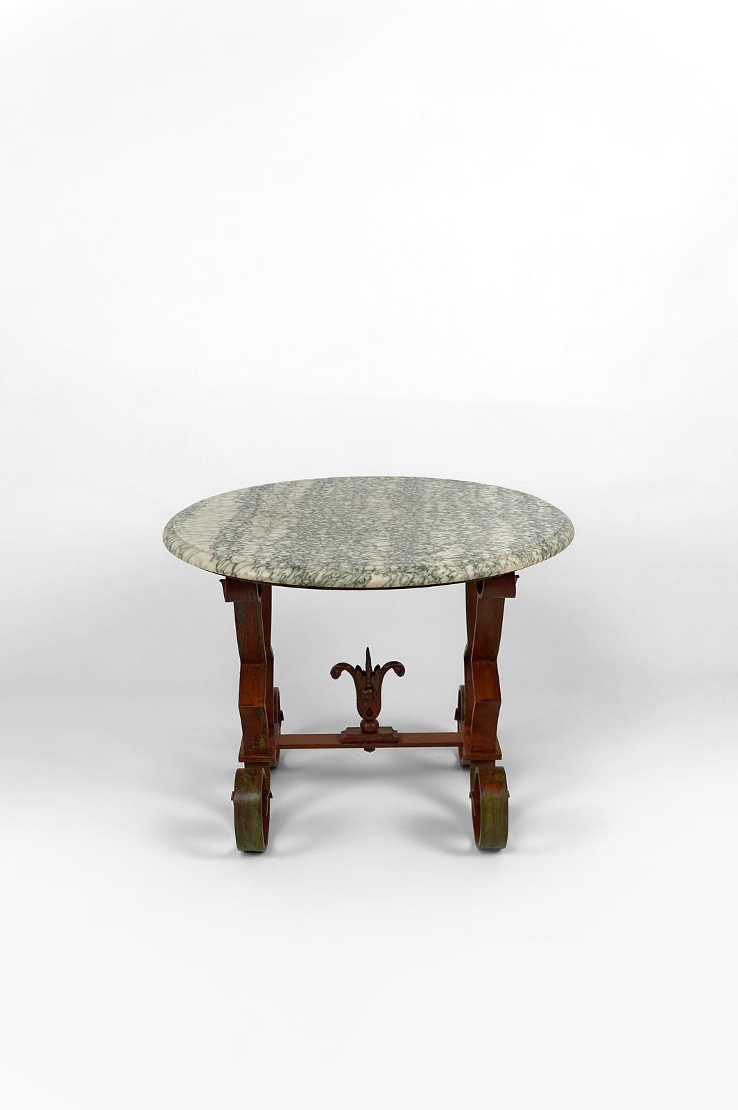 French Circular Art Deco Pedestal Table in Marble and Wrought Iron, France, circa 1940 For Sale