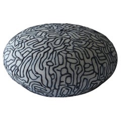 Scultura circolare blu e grigia, Lone Skov Madsen