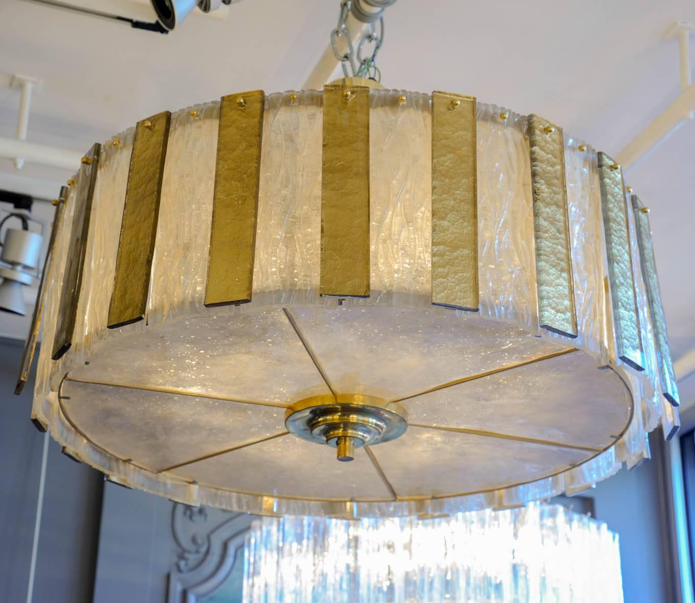 Circular Brass Chandelier with Murano Glass Panels In Excellent Condition In Saint-Ouen, IDF